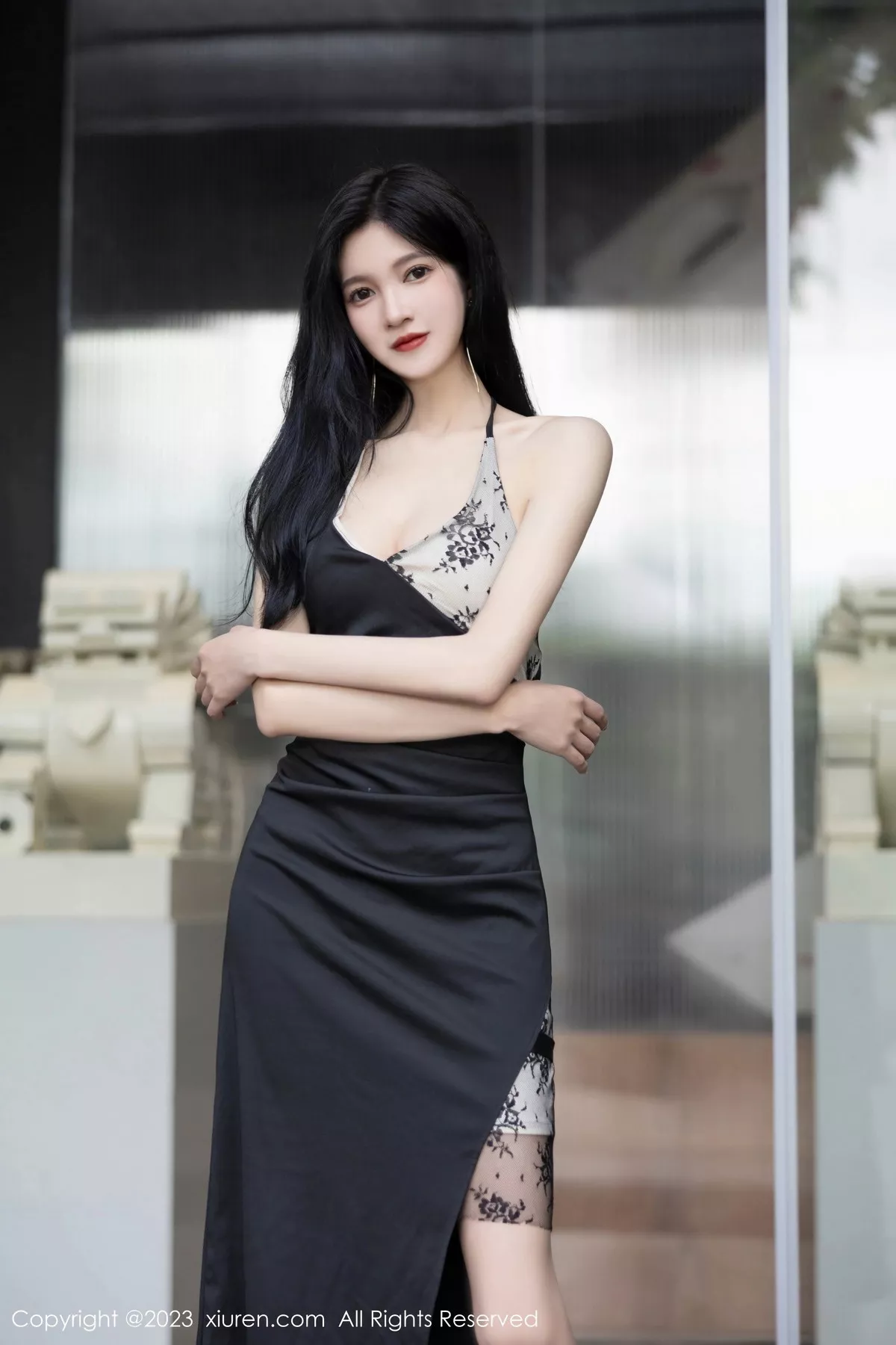 秀人集.com_[XiuRen秀人网]No.7556_模特程程程性感黑色露肩连衣长裙露黑色情趣内衣惹火诱惑写真84P