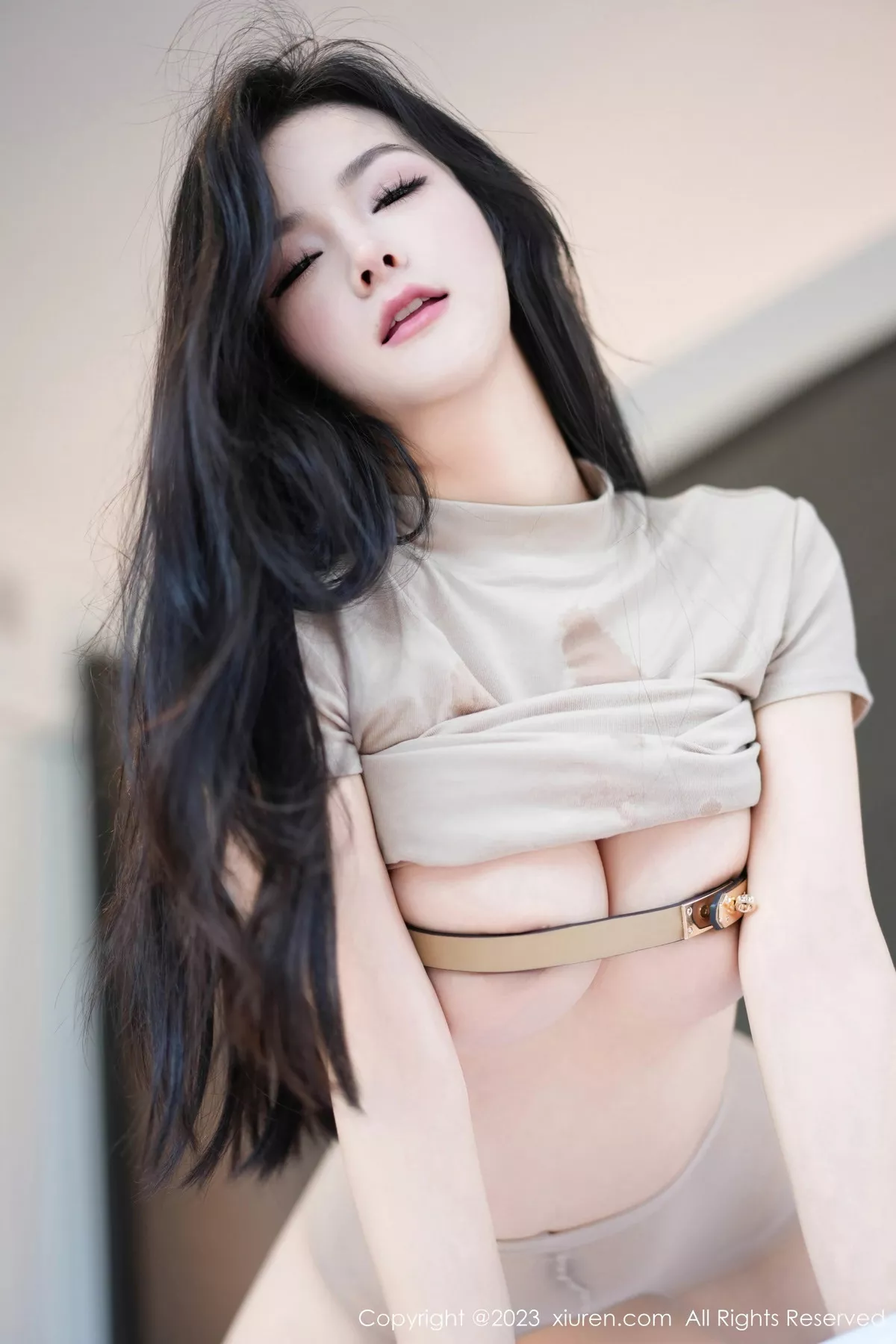 秀人集.com_[XiuRen秀人网]No.7572_模特谭小灵性感杏色连衣短裙配超薄无内肉丝秀惹火身材诱惑写真81P