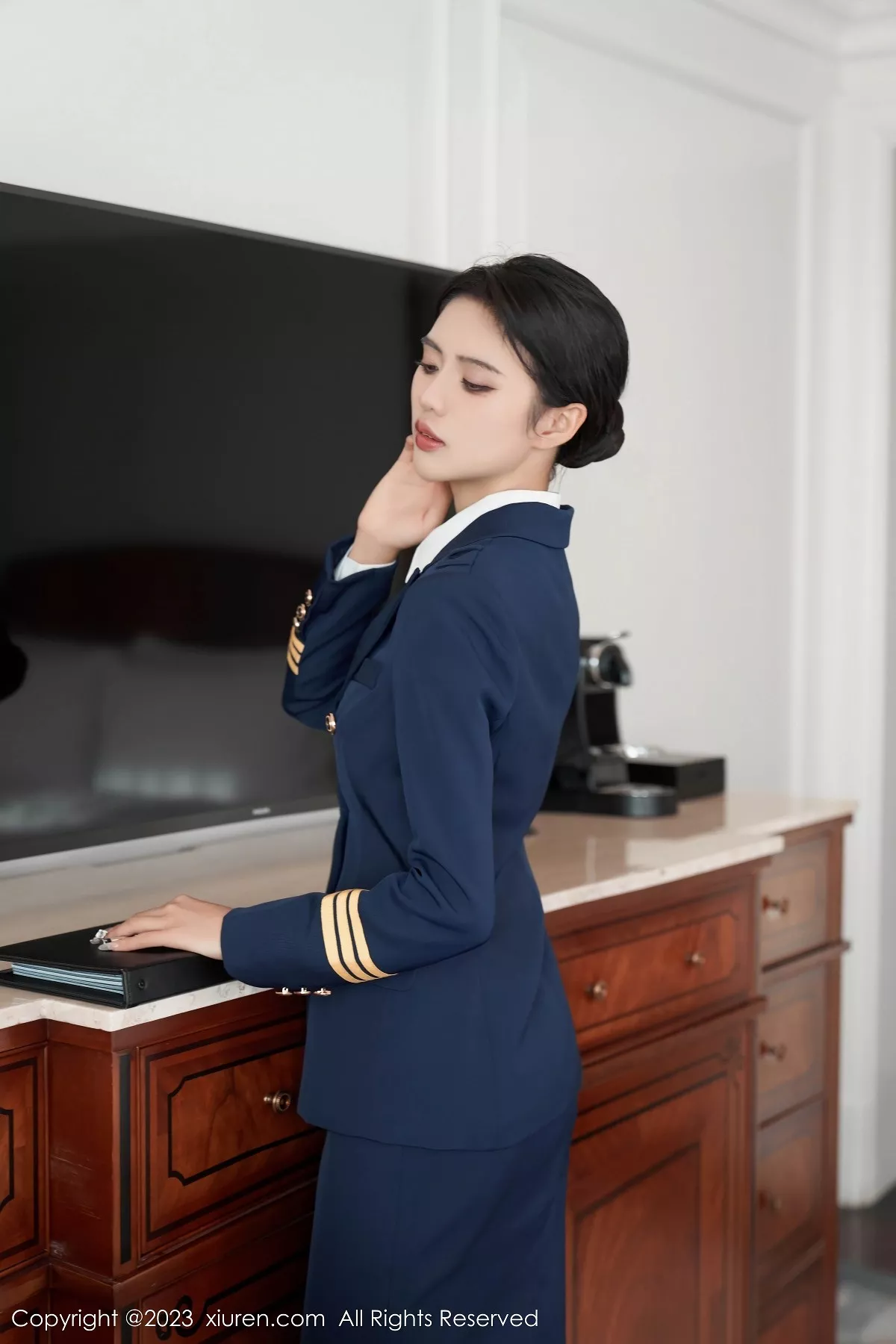 秀人集.com_[XiuRen秀人网]No.7737_模特浅浅Danny秘书角色装扮脱Ol制服露红色蕾丝内衣诱惑写真76P