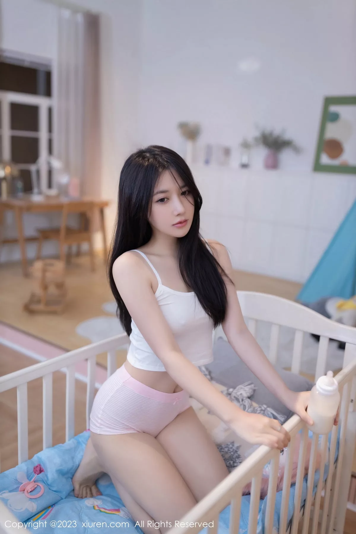 秀人集.com_[XiuRen秀人网]No.7752_模特鱼子酱Fish性感白色吊带上衣配粉色短裤秀曼妙身姿诱惑写真80P