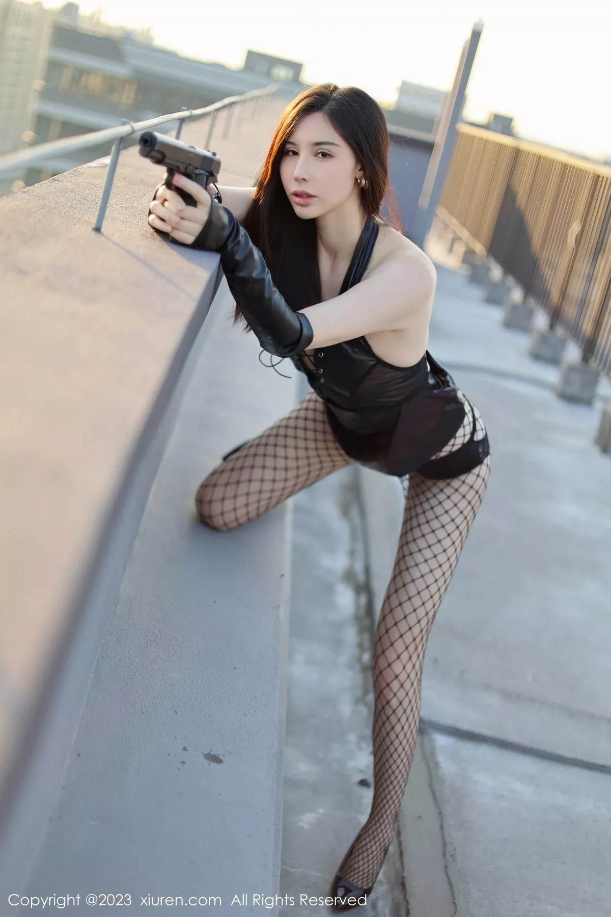 秀人集.com_[XiuRen秀人网]No.7772_模特曼柔户外性感黑丝服饰配黑色网格袜秀曼妙身姿撩人诱惑写真80P