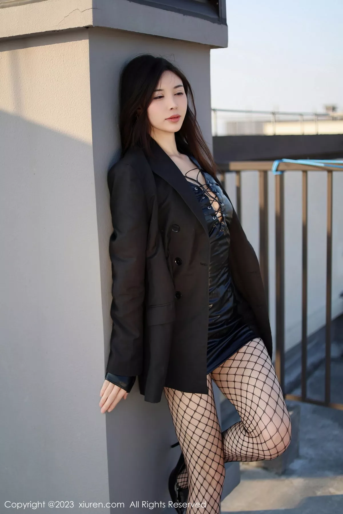 秀人集.com_[XiuRen秀人网]No.7772_模特曼柔户外性感黑丝服饰配黑色网格袜秀曼妙身姿撩人诱惑写真80P