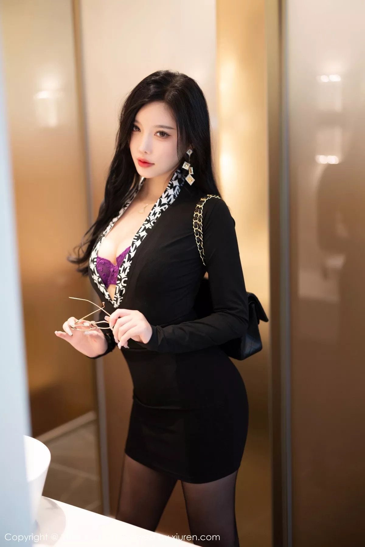 秀人集.com_[XiaoYu画语界]Vol.1160_女神杨晨晨Yome性感黑色连衣短裙露紫色蕾丝内衣完美诱惑写真92P