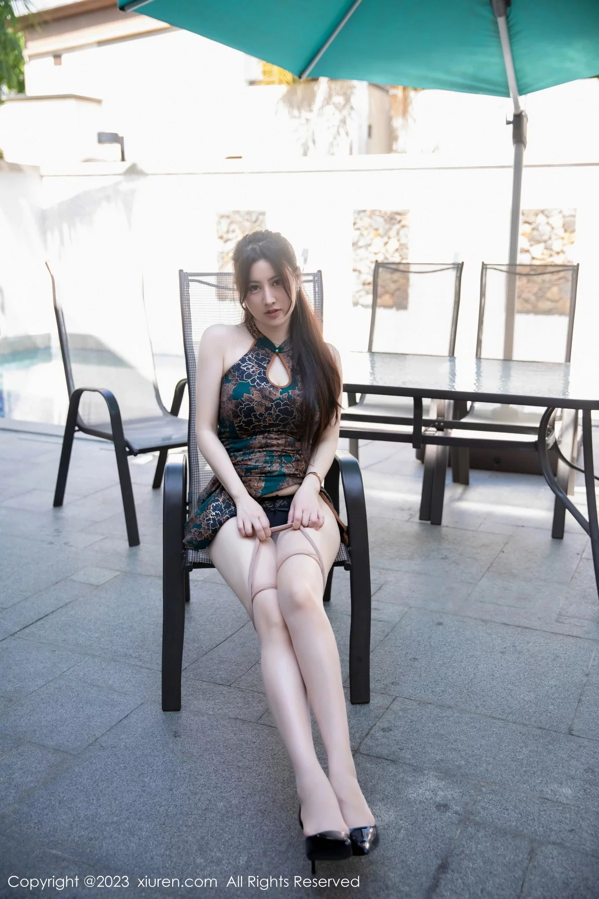 秀人集.com_[XiuRen秀人网]No.7807_模特诗诗kiki性感暗花色旗袍露黑色蕾丝内衣秀惹火身材诱惑写真85P