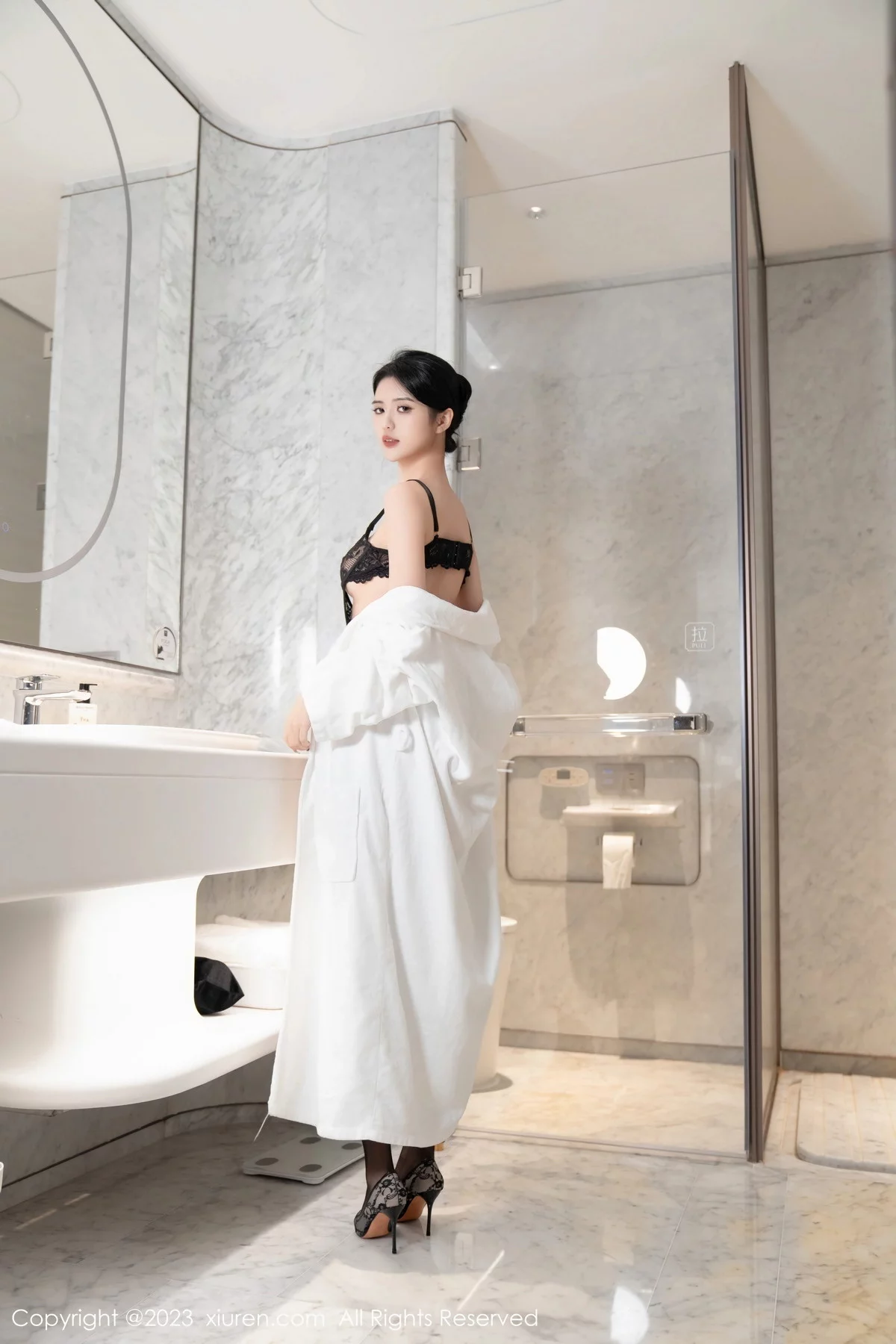 秀人集.com_[XiuRen秀人网]No.7808_模特浅浅Danny浴室场景性感黑色蕾丝内衣配黑丝吊袜诱惑写真85P
