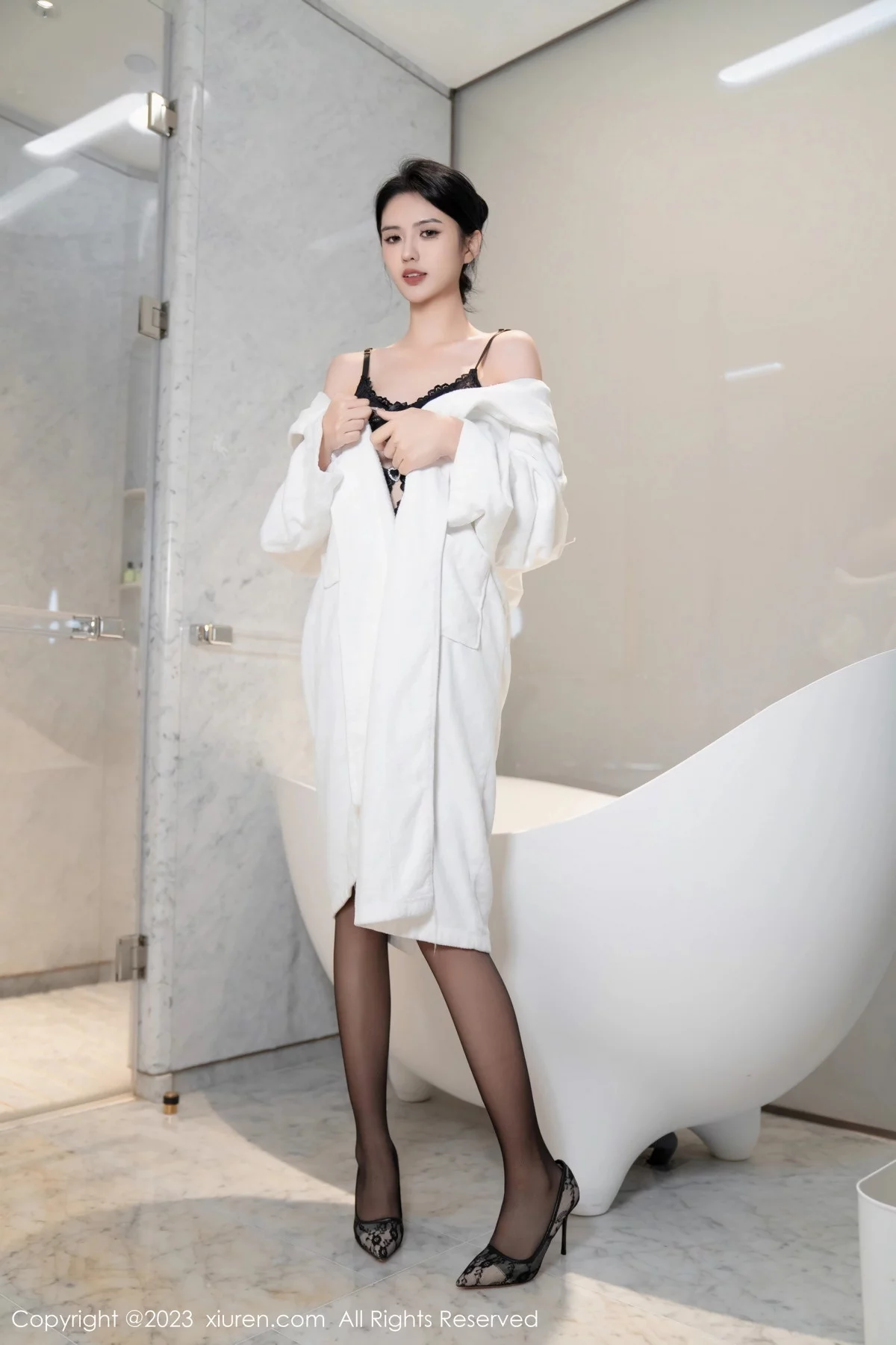 秀人集.com_[XiuRen秀人网]No.7808_模特浅浅Danny浴室场景性感黑色蕾丝内衣配黑丝吊袜诱惑写真85P