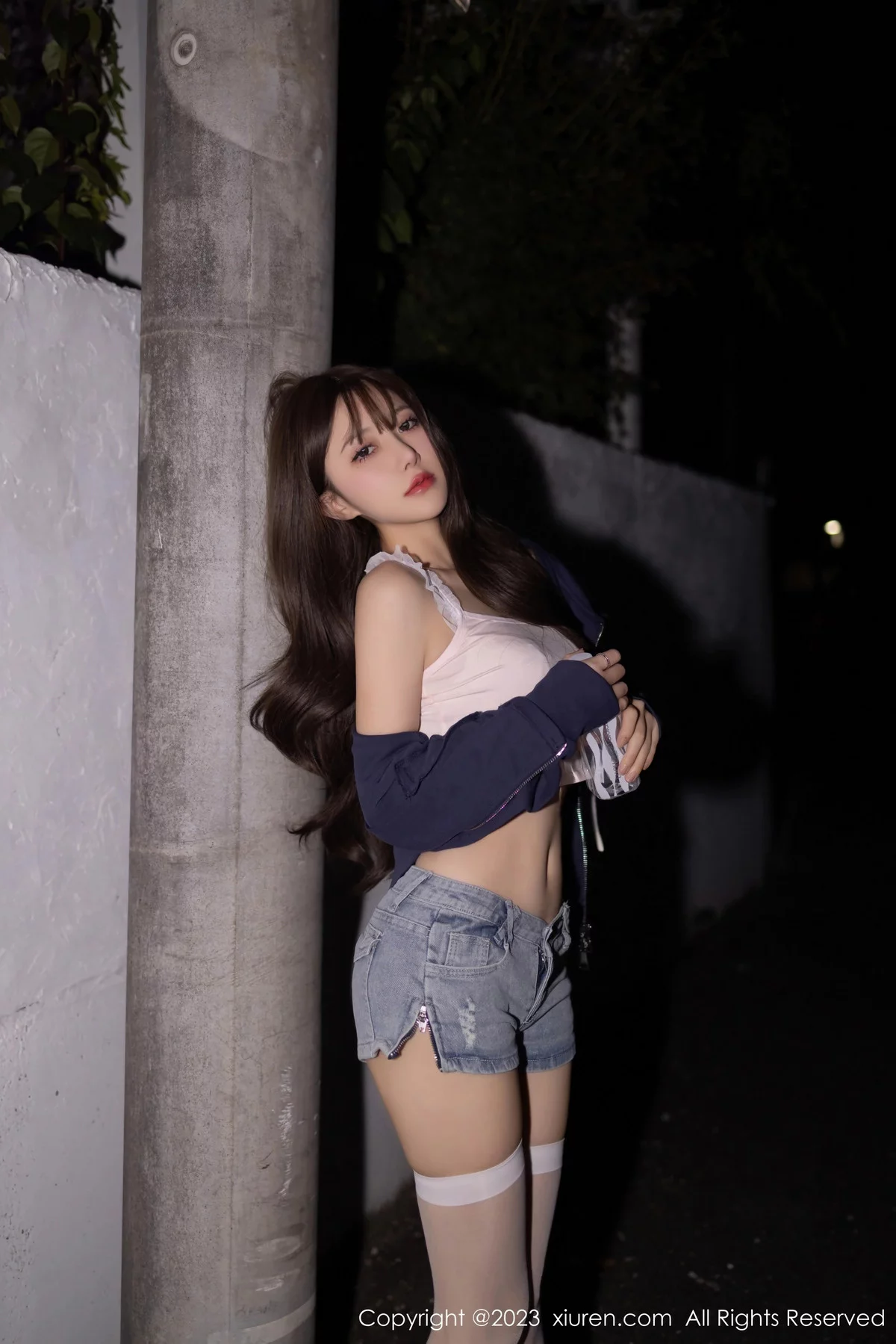 秀人集.com_[XiuRen秀人网]No.7817_模特鱼子酱Fish性感淡蓝色内衣配超短牛仔裤秀曼妙身姿诱惑写真84P