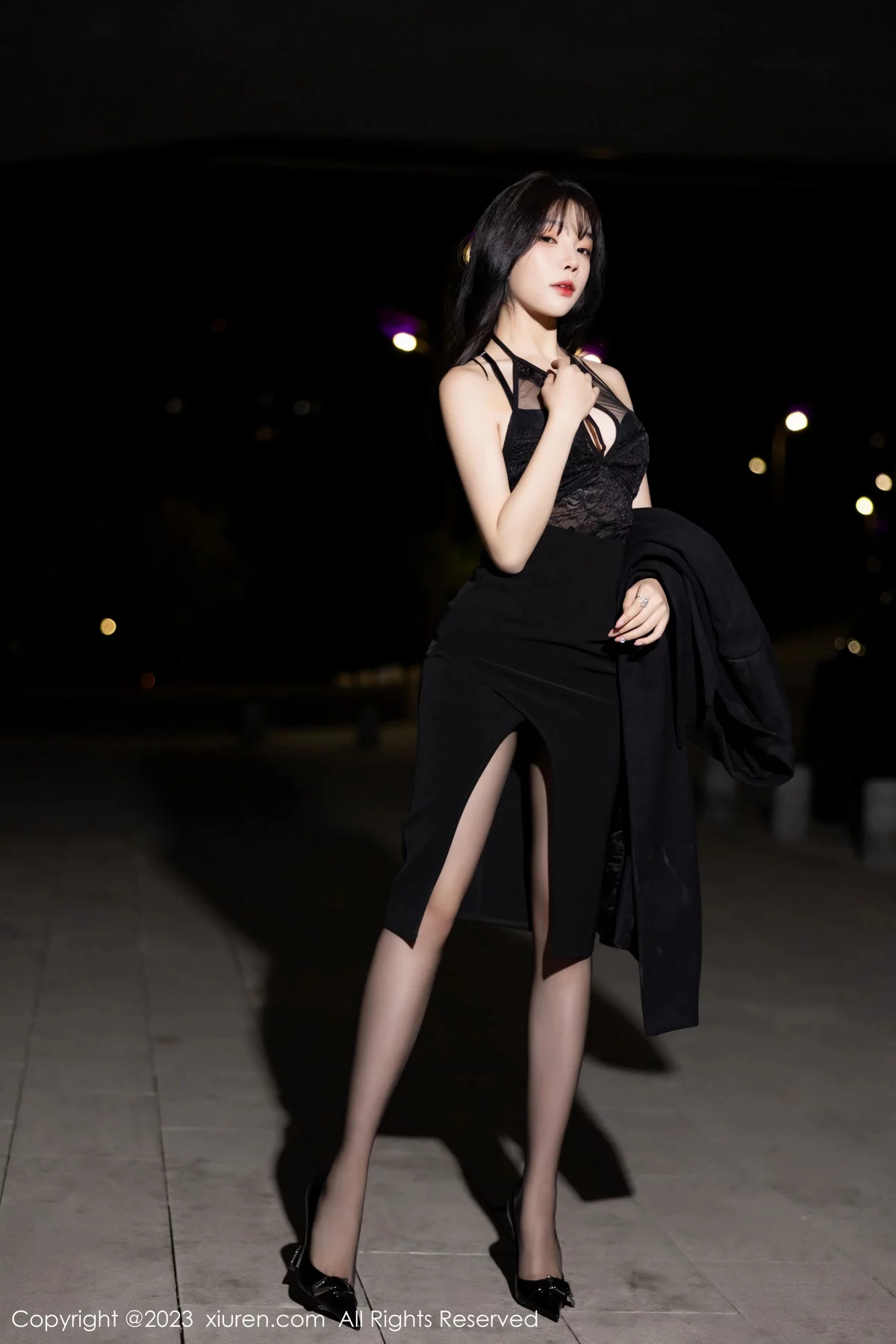 秀人集.com_[XiuRen秀人网]No.7820_女神徐莉芝Booty性感黑色礼裙露黑色内衣配超薄黑丝魅惑写真84P