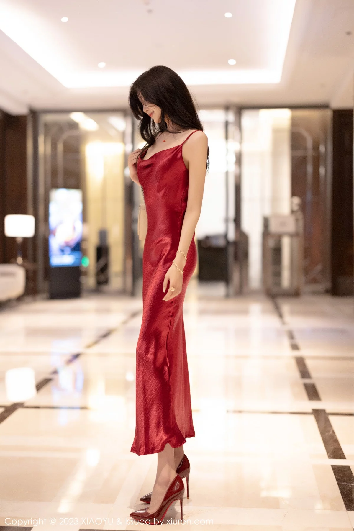 秀人集.com_[XiaoYu画语界]Vol.1166_模特程程程性感红色礼裙+黑色蕾丝情趣服饰秀曼妙身姿诱惑写真90P