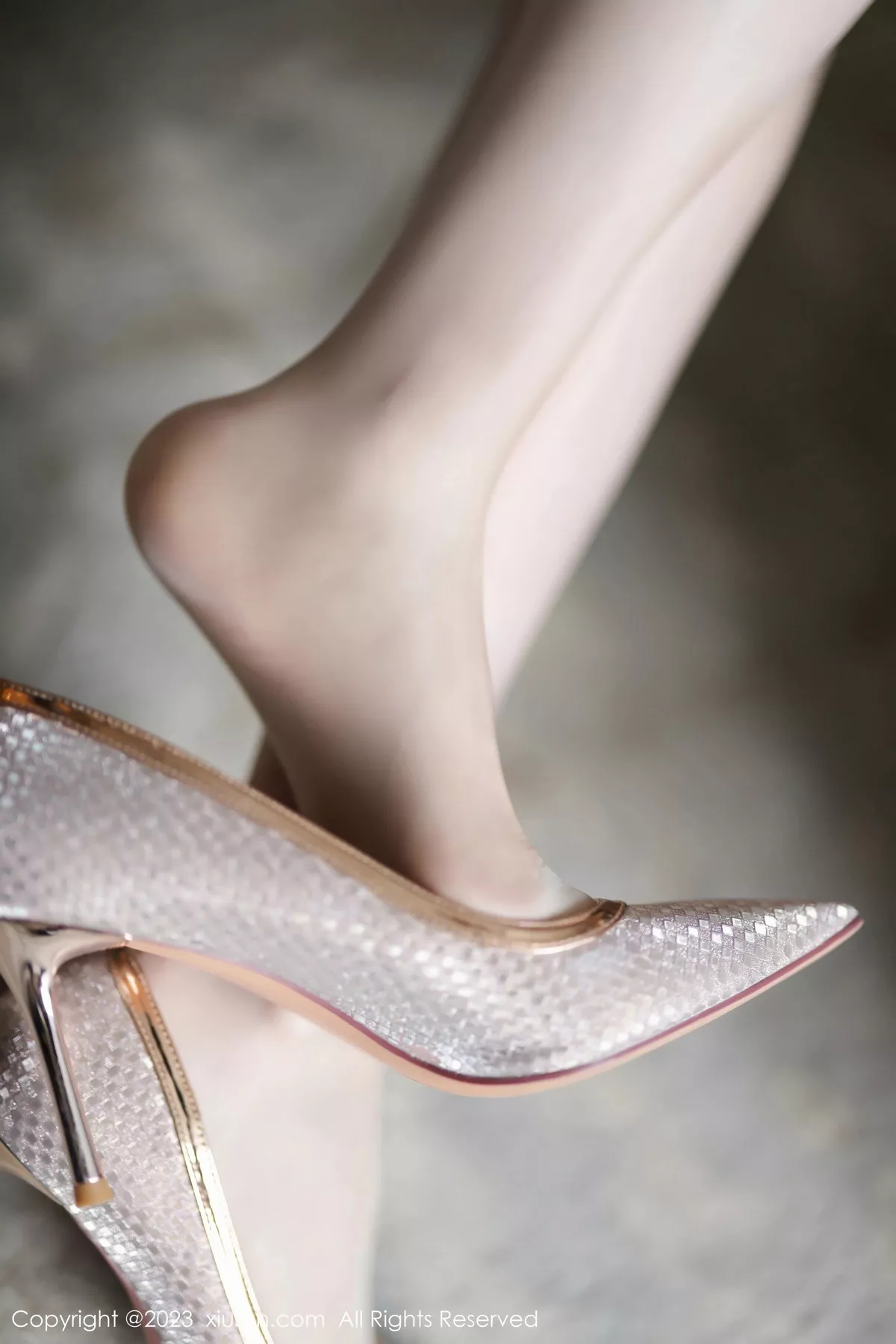 秀人集.com_[XiuRen秀人网]No.7709_模特梦心玥浅灰色套装露浅色内衣配开档肉丝秀曼妙身姿诱惑写真88P