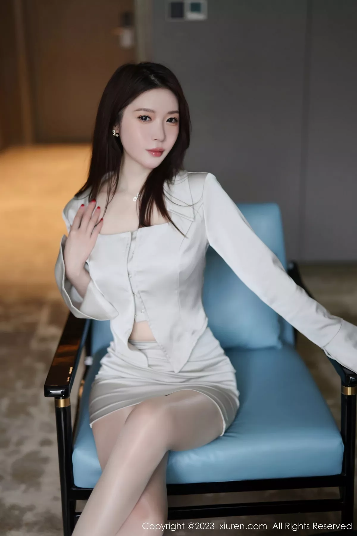 秀人集.com_[XiuRen秀人网]No.7709_模特梦心玥浅灰色套装露浅色内衣配开档肉丝秀曼妙身姿诱惑写真88P