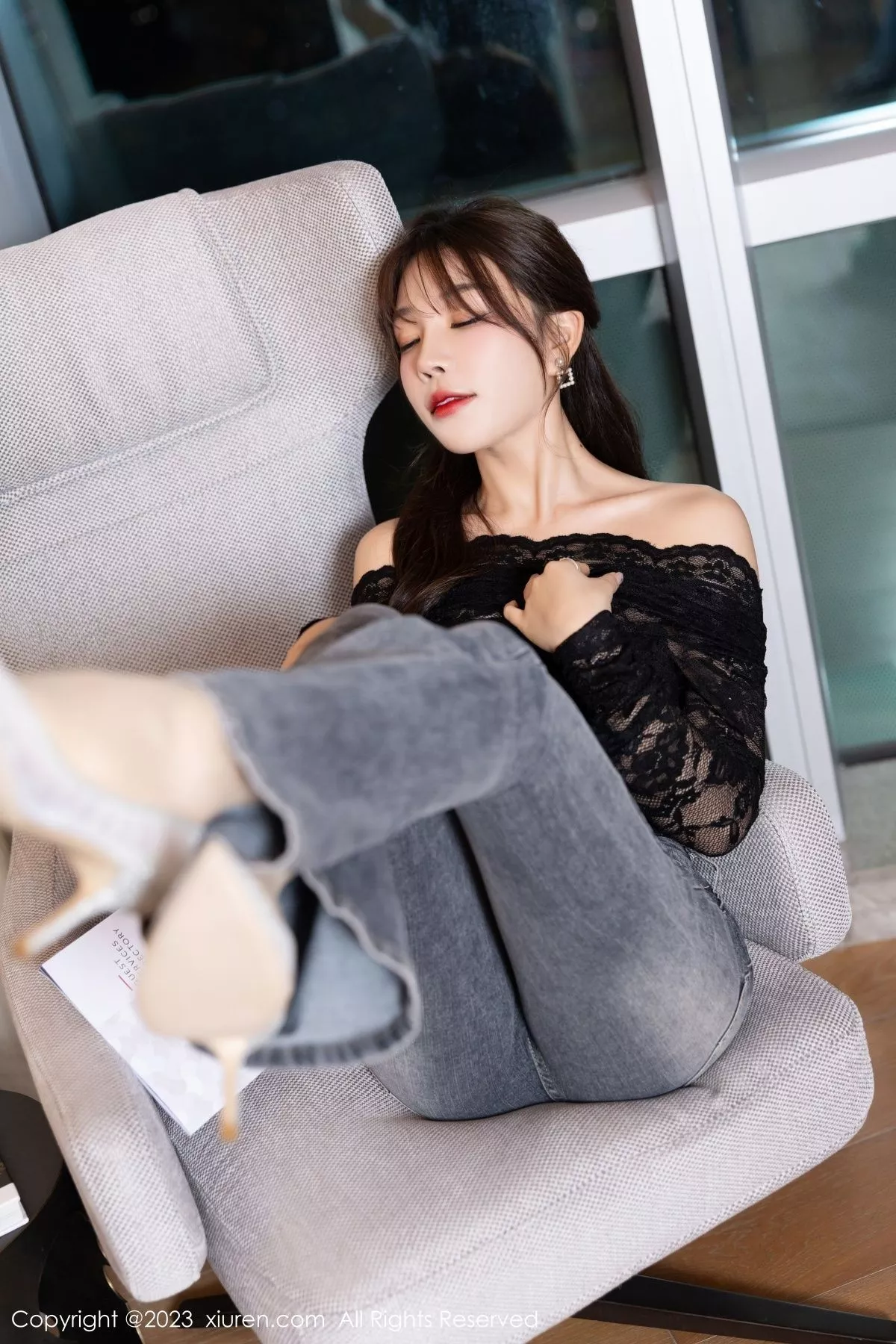 秀人集.com_[XiuRen秀人网]No.7717_女神徐莉芝Booty黑丝薄纱上衣配牛仔裤露超薄肉丝惹火诱惑写真92P