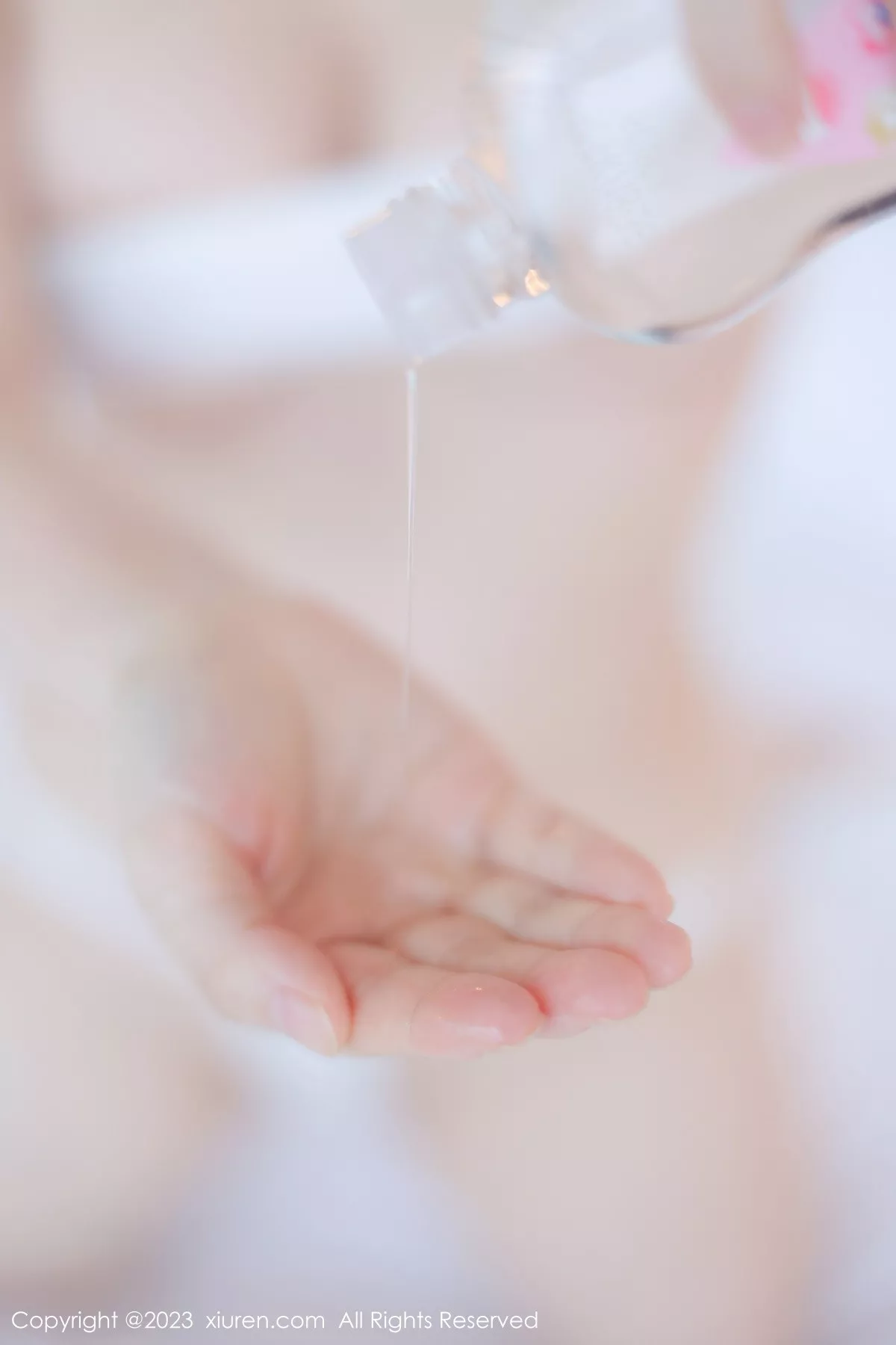 秀人集.com_[XiuRen秀人网]No.7720_模特豆瓣酱蓝色薄纱上衣配黑短裙露白色内衣秀丰满身材诱惑写真83P