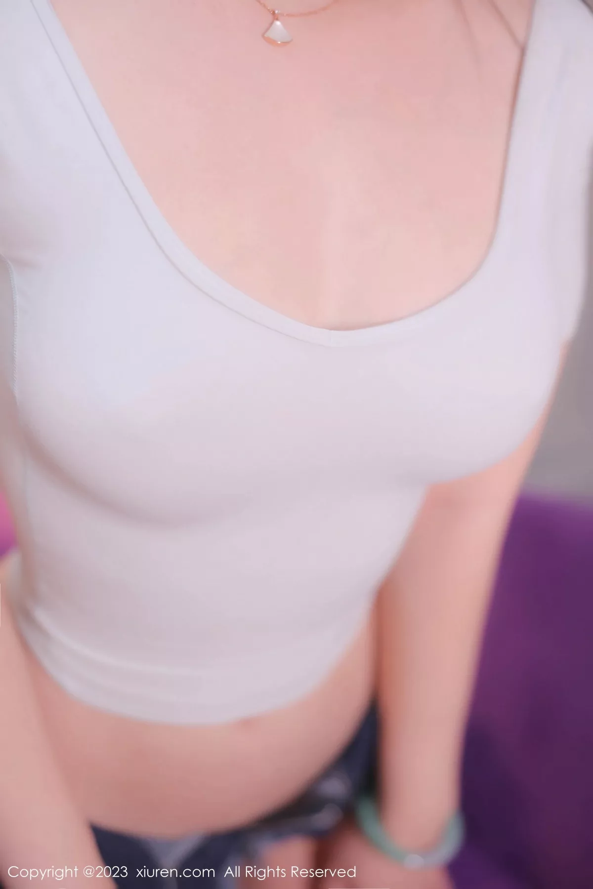 秀人集.com_[XiuRen秀人网]No.7722_新人模特杉菜性感白色上衣配牛仔内裤半脱秀丰满身材诱惑写真73P