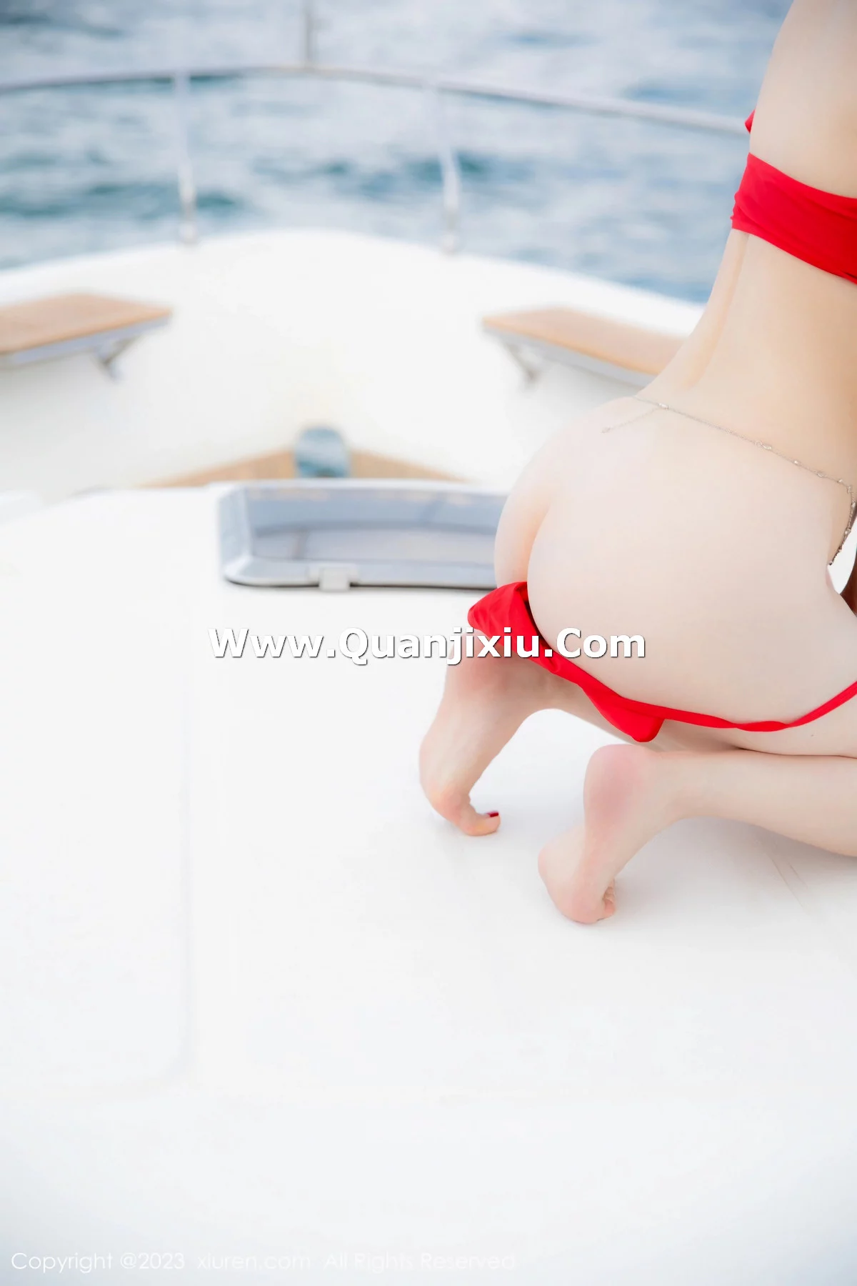 秀人集.com_[XiuRen秀人网]No.7881_模特诗诗kiki游艇场景性感红色比基尼服秀丰腴有致身材诱惑写真81P