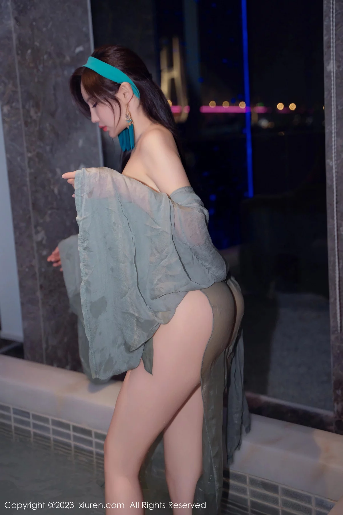 秀人集.com_[XiuRen秀人网]No.7886_女神Carol周妍希温泉主题性感墨绿服饰秀丰满身材迷人诱惑写真58P