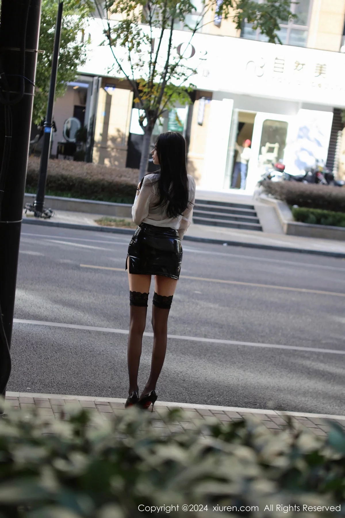 秀人集.com_[XiuRen秀人网]No.7896_模特草莓mm性感黑色轻透情趣内衣配黑丝袜秀曼妙身姿诱惑写真79P