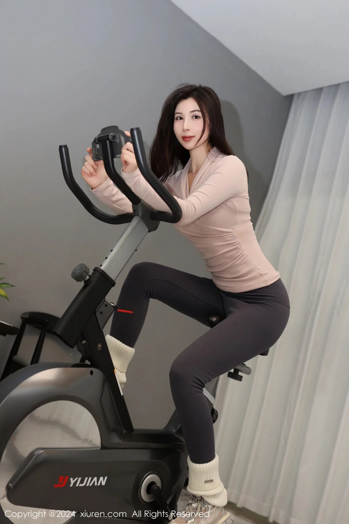 秀人集.com_[XiuRen秀人网]No.7909_模特曼柔性感运动服饰露粉色轻透蕾丝内衣秀曼妙身姿诱惑写真84P