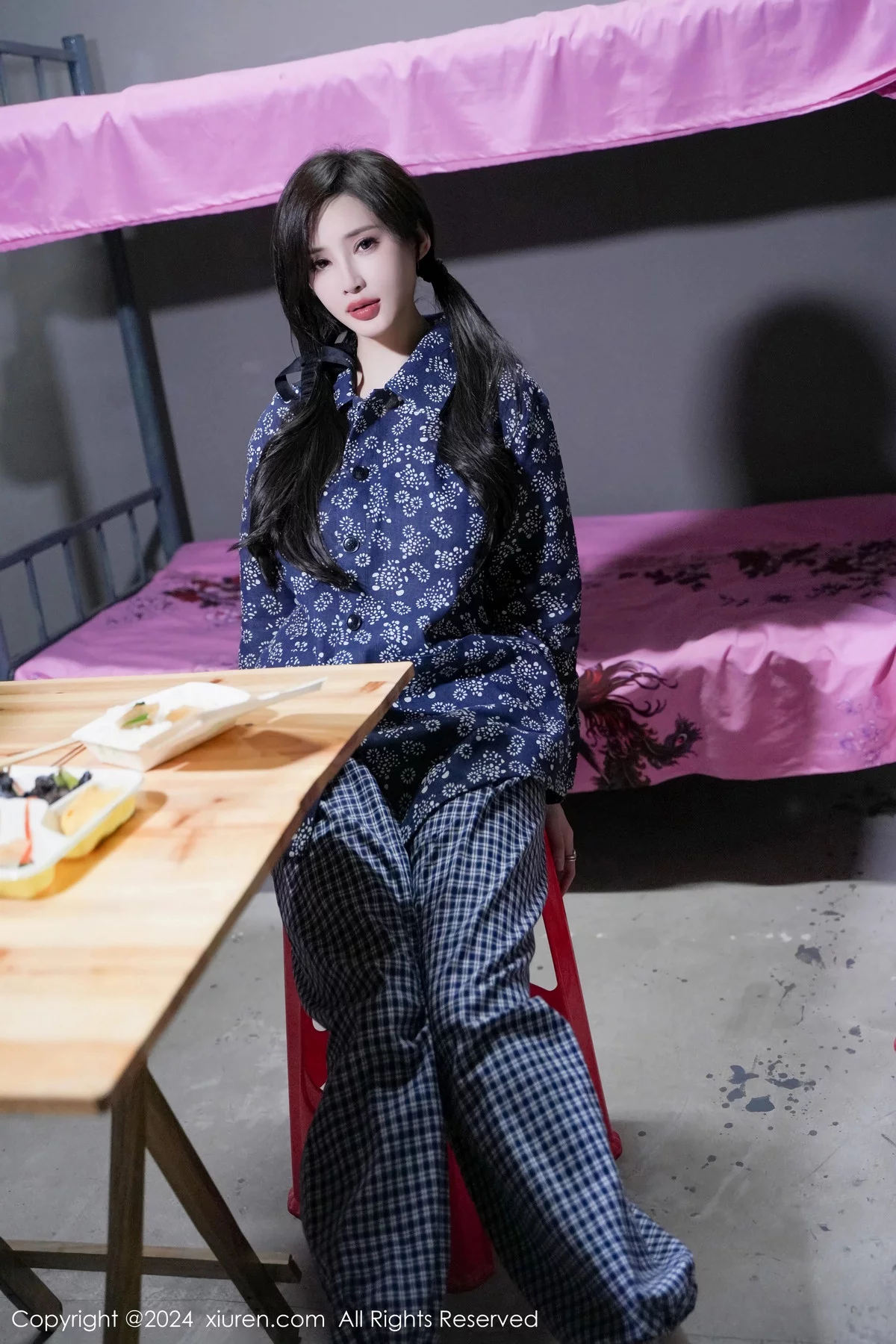 秀人集.com_[XiuRen秀人网]No.7915_女神Carol周妍希宿舍拍摄私房床上超薄肉丝秀翘臀美腿诱惑写真86P