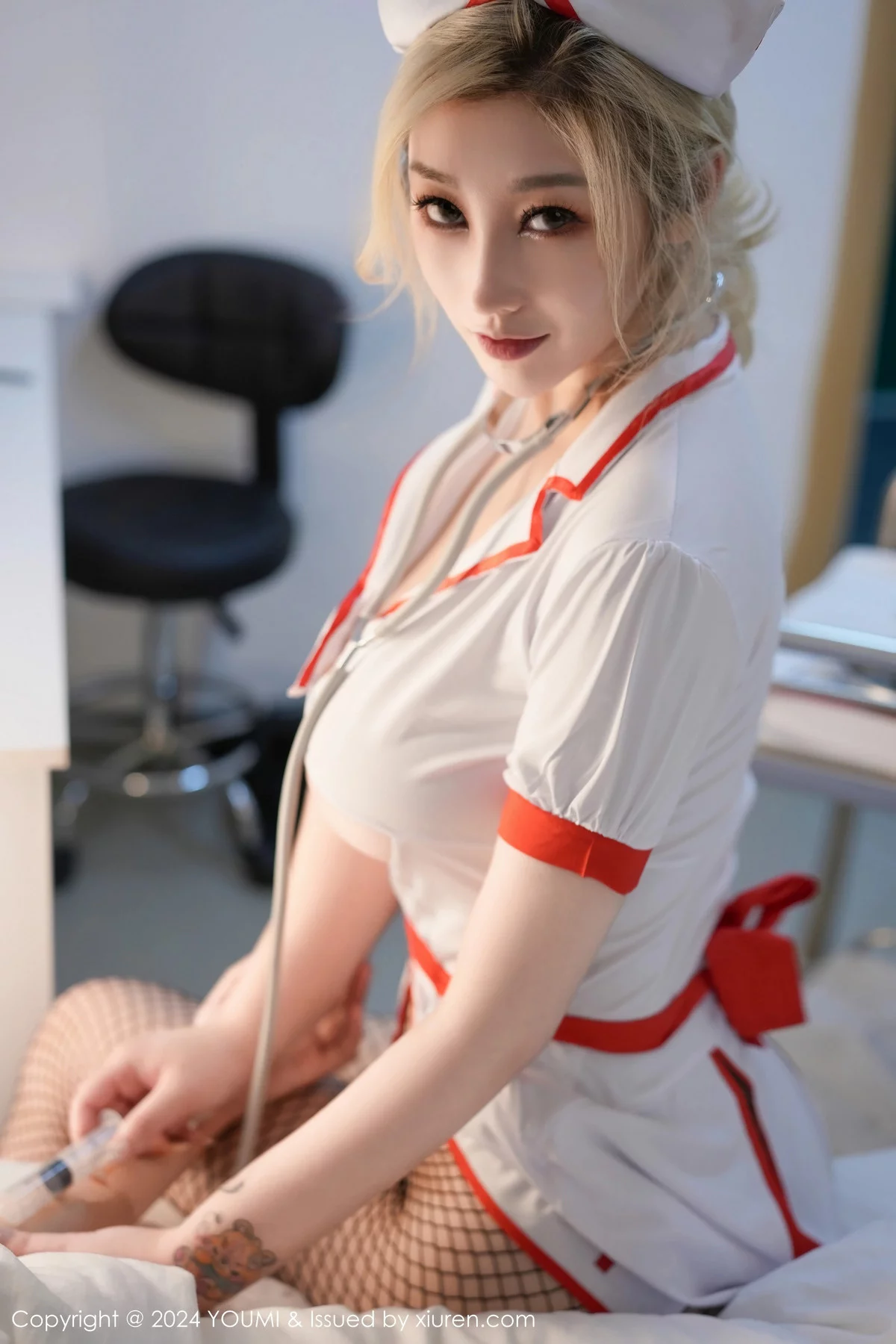 秀人集.com_[YouMi尤蜜荟]Vol.1021_女神妲己_Toxic性感白色情趣护士服配黑网格袜秀翘臀诱惑写真78P