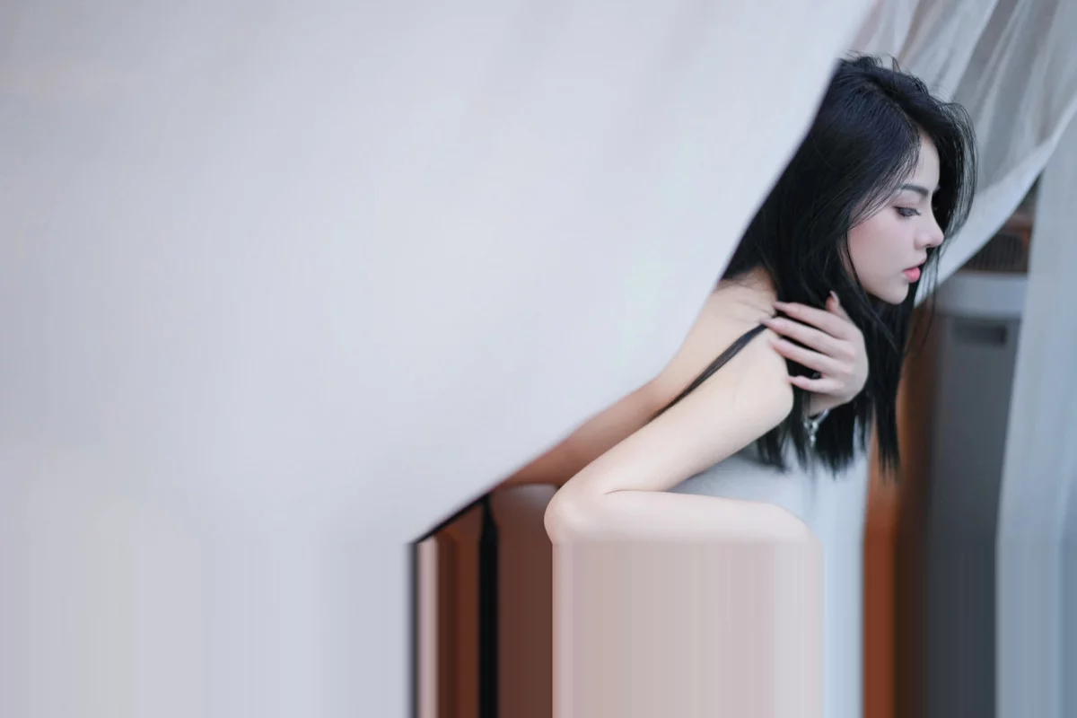 秀人集.com_[YouMi尤蜜荟]Vol.1016_新人模特媛宝儿boa性感黑色情趣比基尼秀丰腴身姿撩人诱惑写真65P