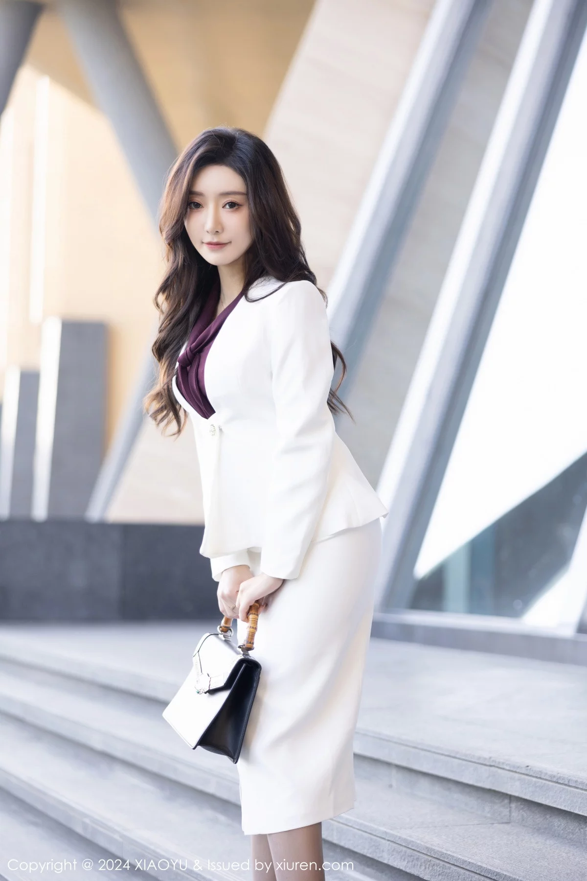 秀人集.com_[XiaoYu画语界]Vol.1183_女神王馨瑶yanni白色OL制服露灰色蕾丝内衣配开档黑丝诱惑写真84P