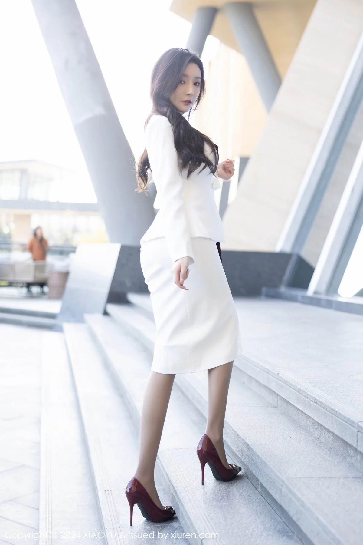 秀人集.com_[XiaoYu画语界]Vol.1183_女神王馨瑶yanni白色OL制服露灰色蕾丝内衣配开档黑丝诱惑写真84P