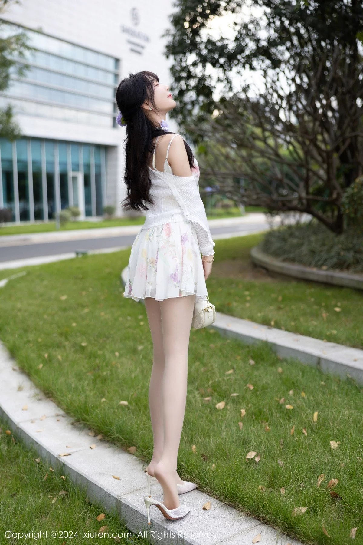 秀人集.com_[XiuRen秀人网]No.7959_女神徐莉芝Booty性感白色短裙+黑色情趣服饰秀曼妙身姿诱惑写真82P