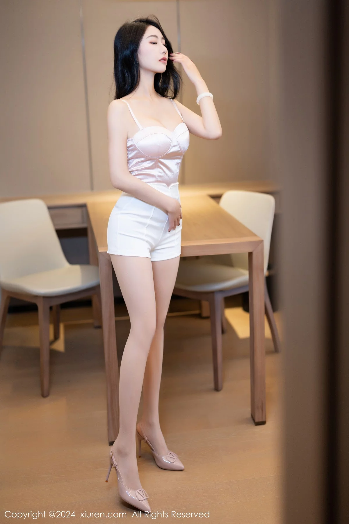 秀人集.com_[XiuRen秀人网]No.7962_模特苏苏阿性感淡粉色内衣配开档白丝秀曼妙绝美身姿诱惑写真81P