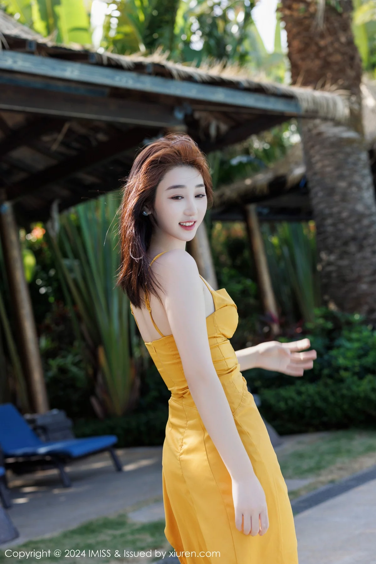 秀人集.com_[IMISS爱蜜社]Vol.764_模特九月生性感黄色吊带长裙+淡灰蕾丝内衣秀完美身材诱惑写真41P