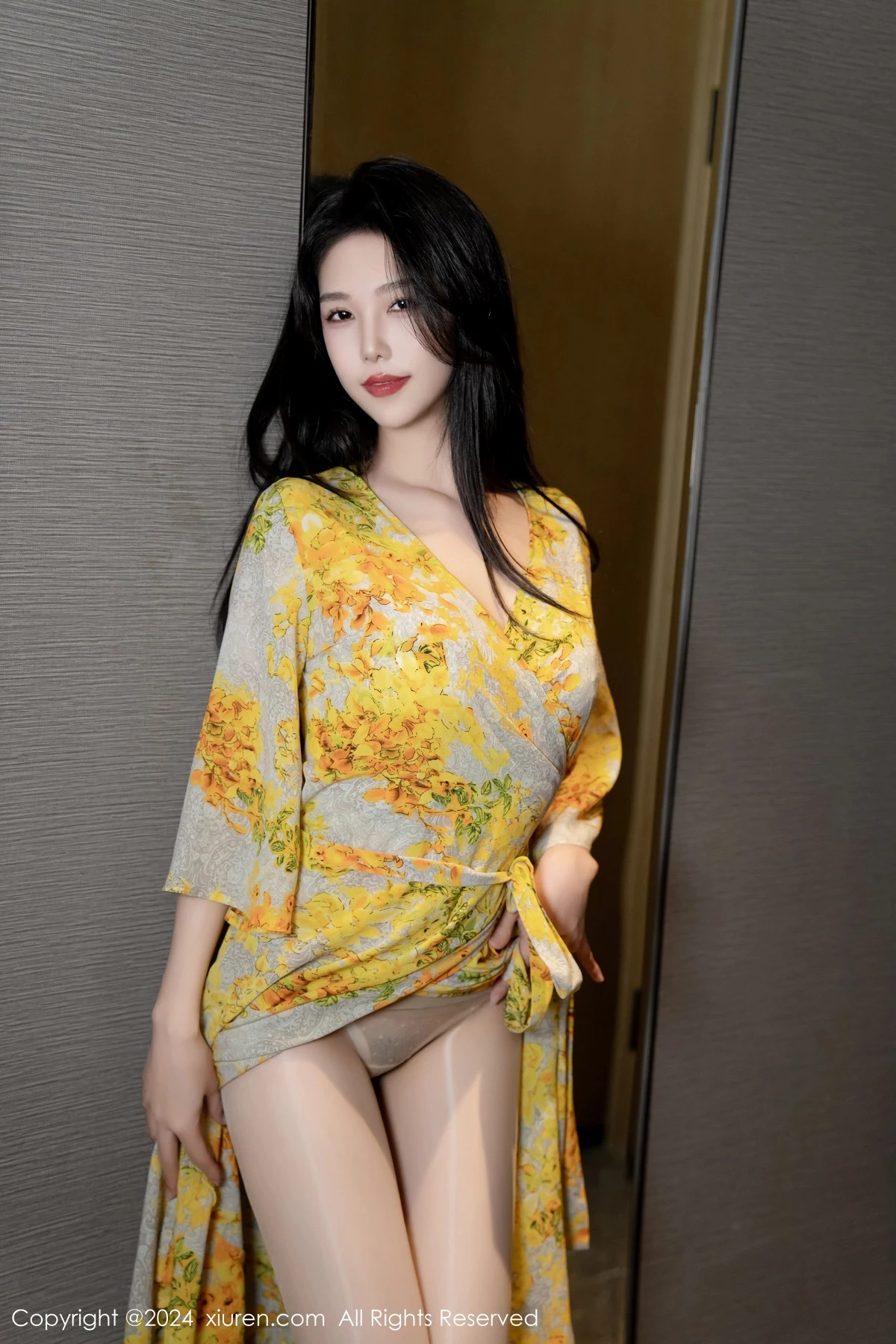 秀人集.com_[XiuRen秀人网]No.7981_模特利世情节拍摄性感黄色连衣裙露白色蕾丝内衣完美诱惑写真99P