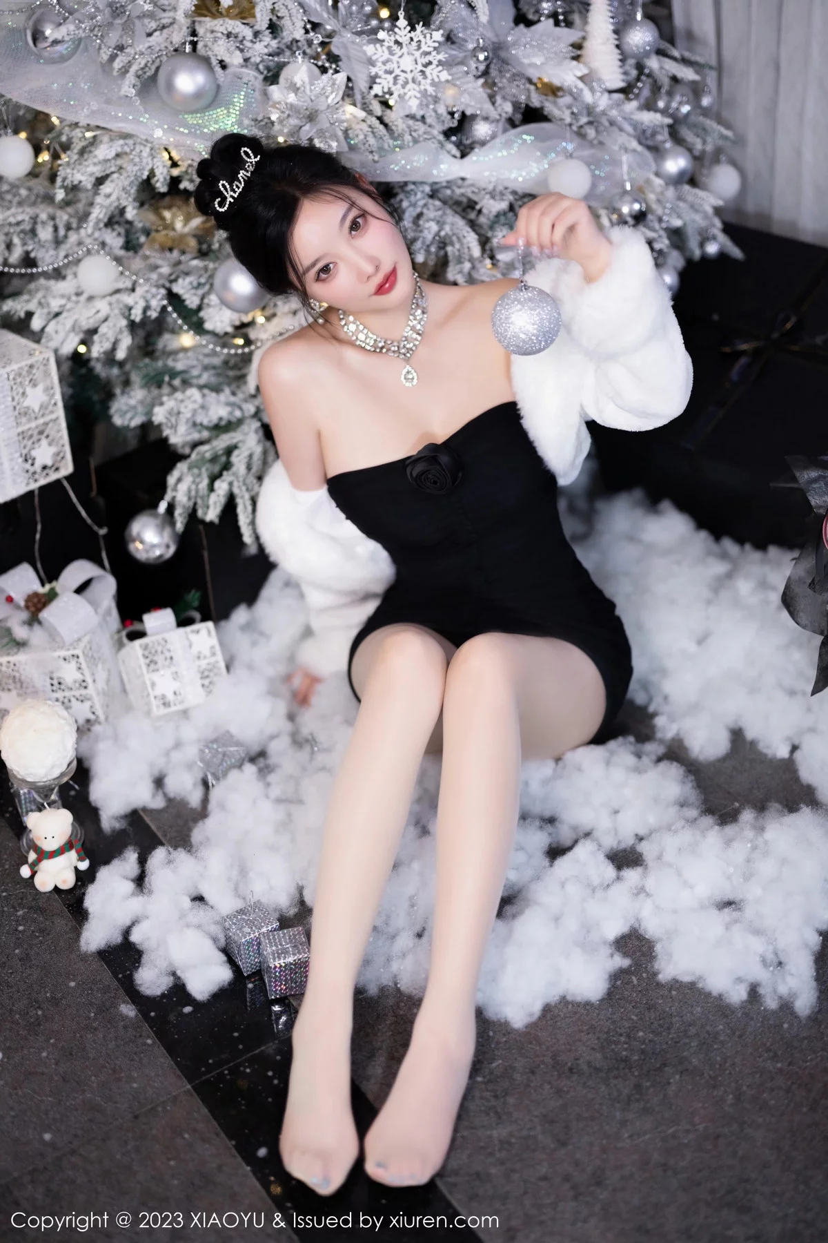 秀人集.com_[XiaoYu画语界]Vol.1170_女神杨晨晨Yome圣装主题性感情趣圣诞服饰秀惹火身材诱惑写真90P