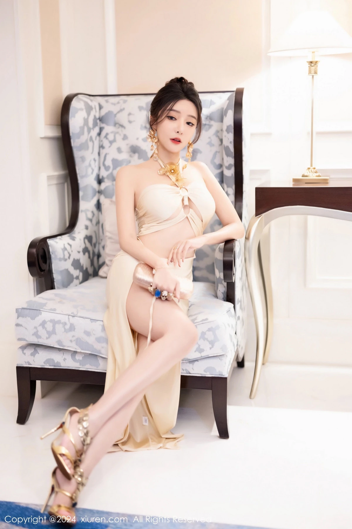 秀人集.com_[XiuRen秀人网]No.7991_女神王馨瑶yanni淡黄露肩礼裙+灰色轻透情趣睡裙完美诱惑写真83P