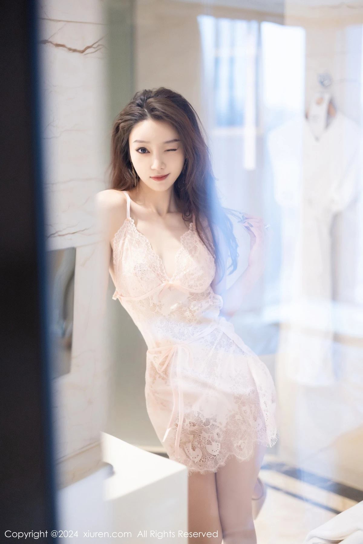 秀人集.com_[XiuRen秀人网]No.7998_模特苏曼兮性感橄榄绿吊带裙+粉色情趣睡裙秀丰腴美臀诱惑写真88P