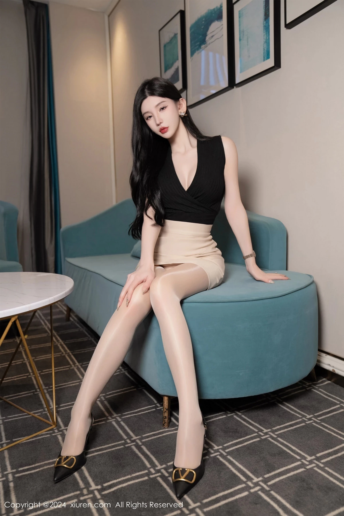 秀人集.com_[XiuRen秀人网]No.8057_女神周于希Sally性感黑色情趣服饰配破烂黑丝秀翘臀美腿诱惑写真112P