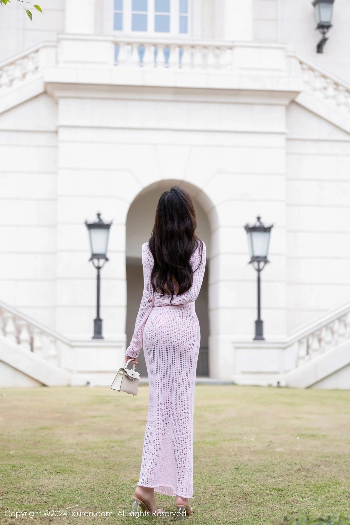 秀人集.com_[XiuRen秀人网]No.8055_女神王馨瑶yanni黑色轻透情趣服+粉色比基尼秀完美身材诱惑写真81P