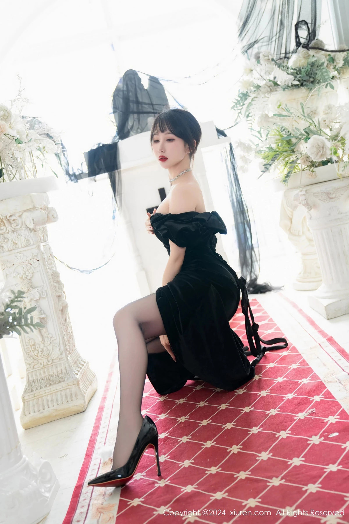 秀人集.com_[XiuRen秀人网]No.8070_模特波巧酱性感黑色长裙露黑色蕾丝内衣配超薄黑丝极致魅惑写真87P
