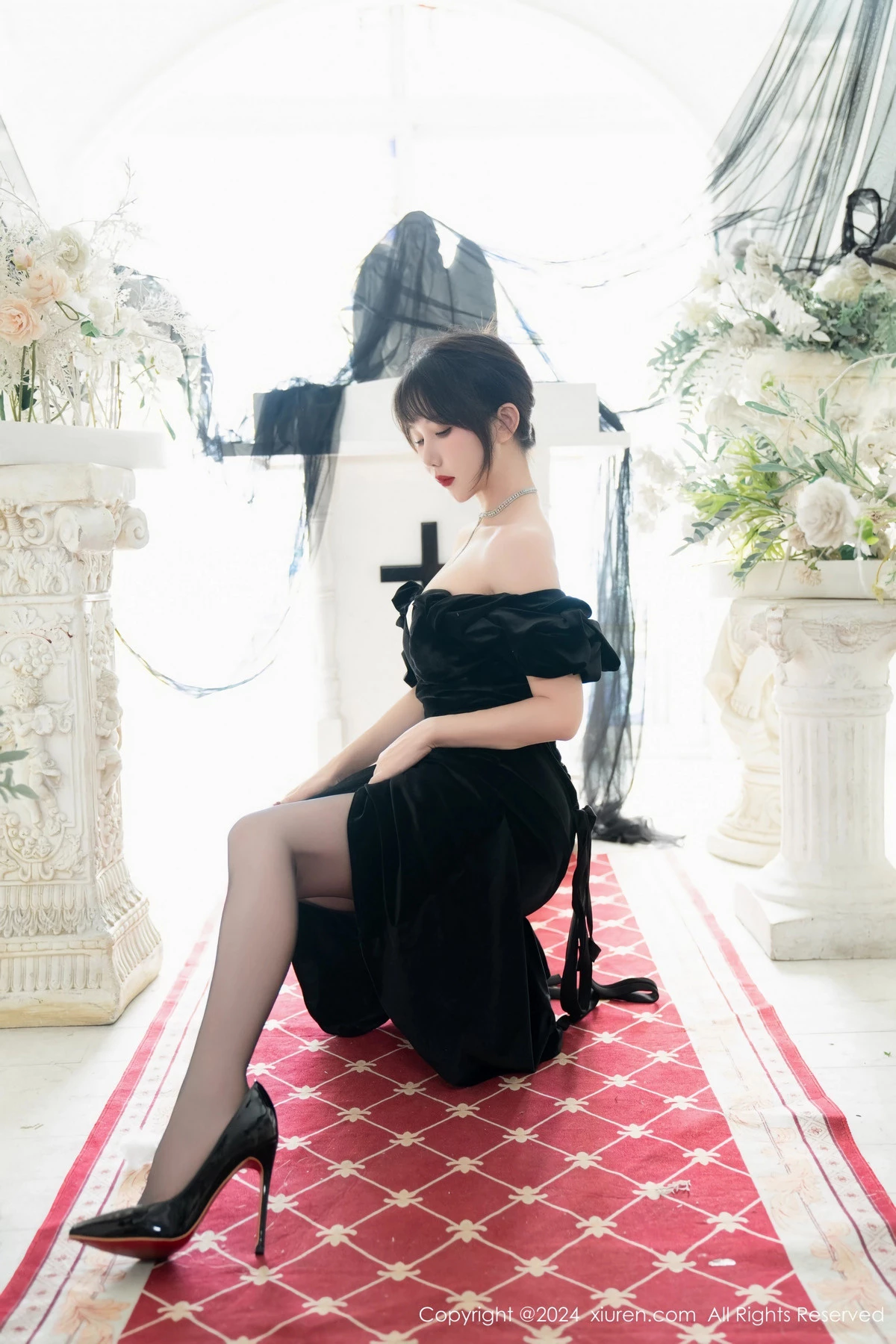 秀人集.com_[XiuRen秀人网]No.8070_模特波巧酱性感黑色长裙露黑色蕾丝内衣配超薄黑丝极致魅惑写真87P