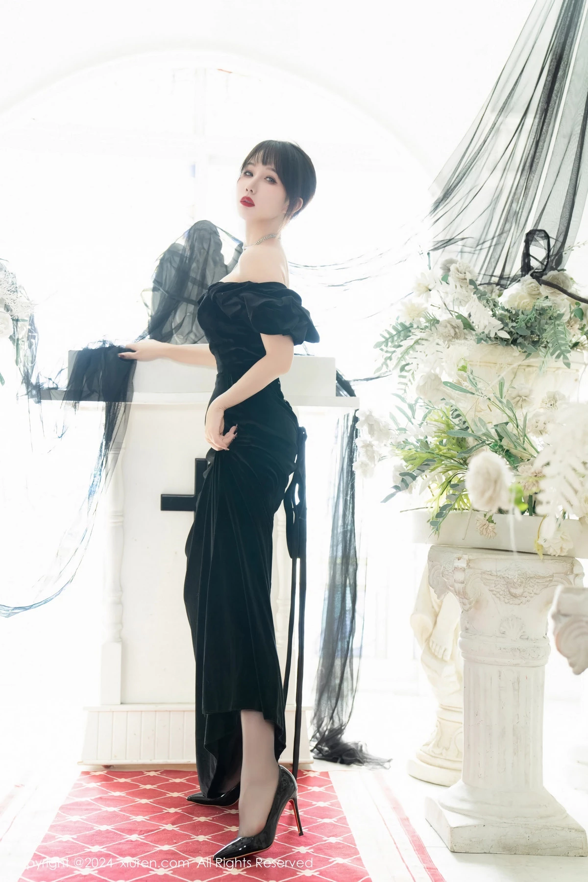 秀人集.com_[XiuRen秀人网]No.8070_模特波巧酱性感黑色长裙露黑色蕾丝内衣配超薄黑丝极致魅惑写真87P