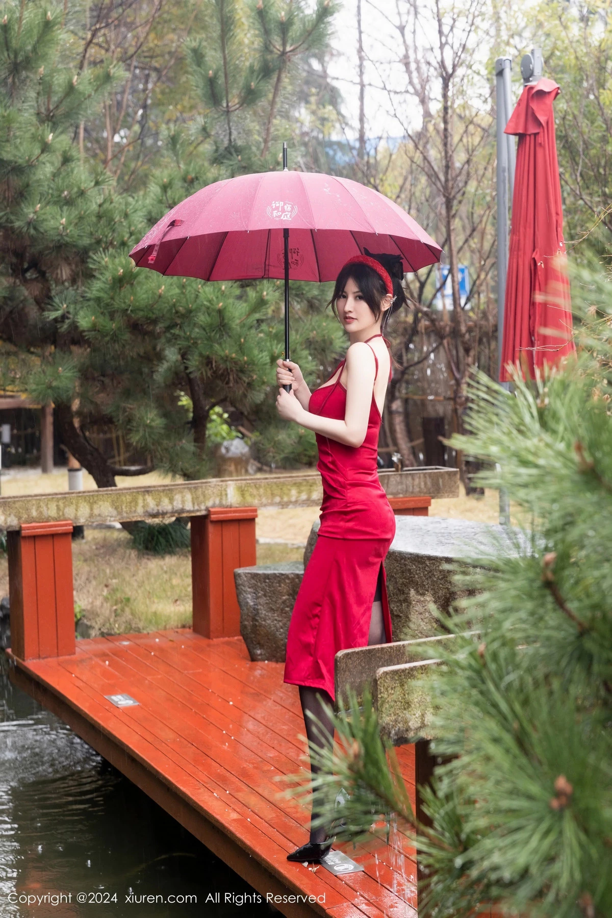 秀人集.com_[XiuRen秀人网]No.8078_模特诗诗kiki新年主题性感红色情趣短裙配黑丝吊袜迷人诱惑写真78P