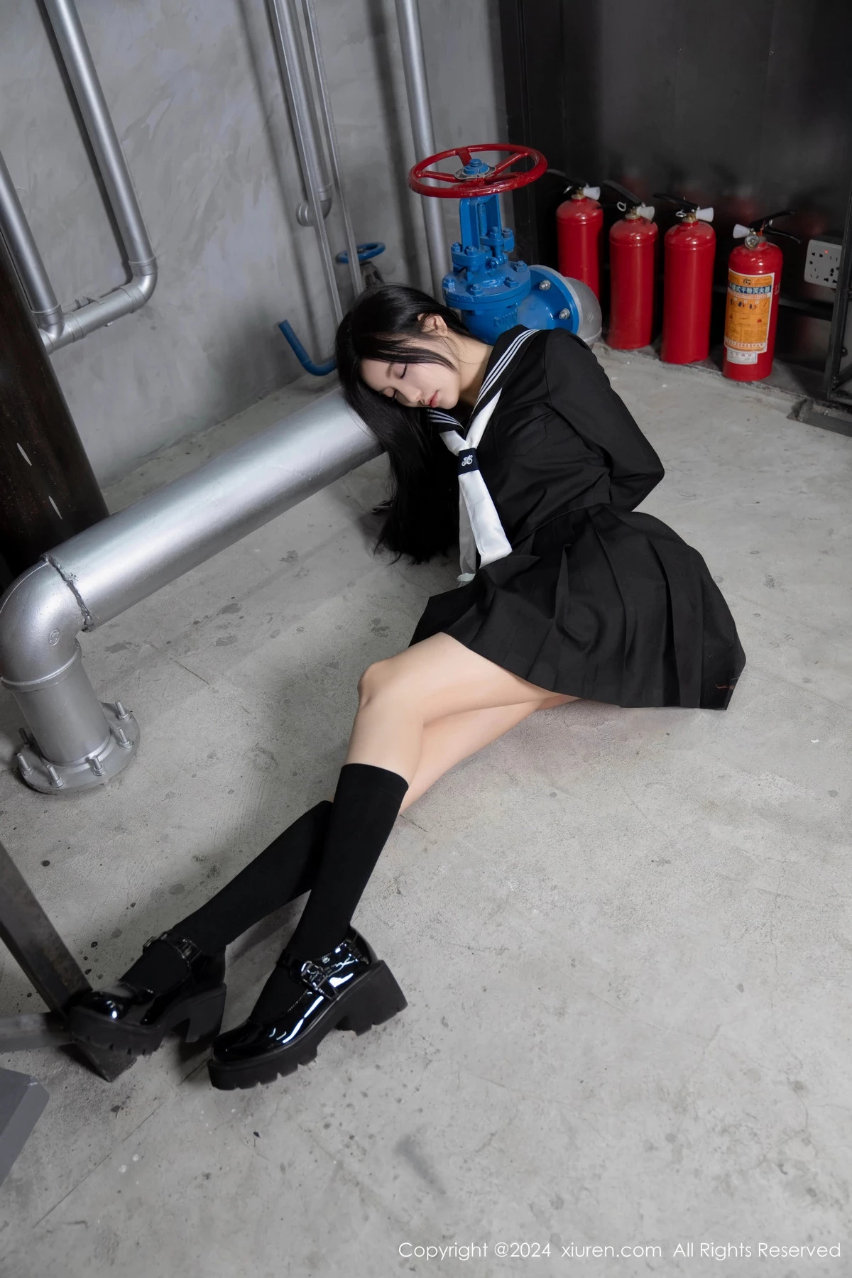 秀人集.com_[XiuRen秀人网]No.8080_女神杨晨晨Yome性感黑色制服露黄色内衣秀丰腴身材完美诱惑写真90P