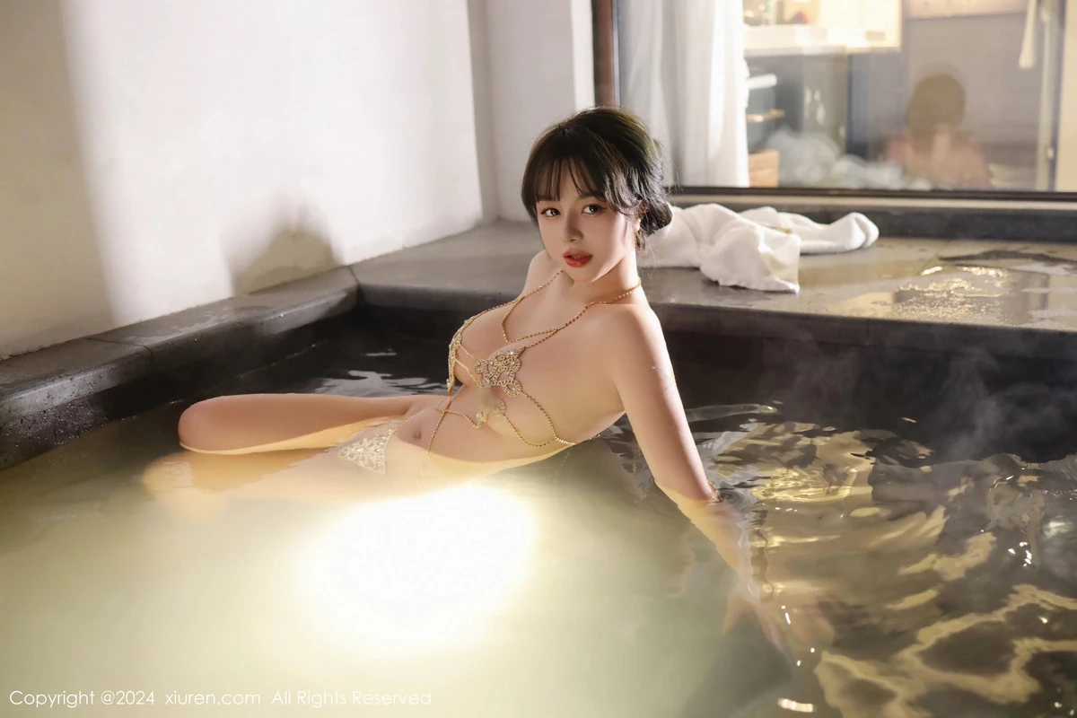 秀人集.com_[XiuRen秀人网]No.8075_模特沈思怡室内温泉性感链式情趣服饰秀惹火身材极致诱惑写真74P