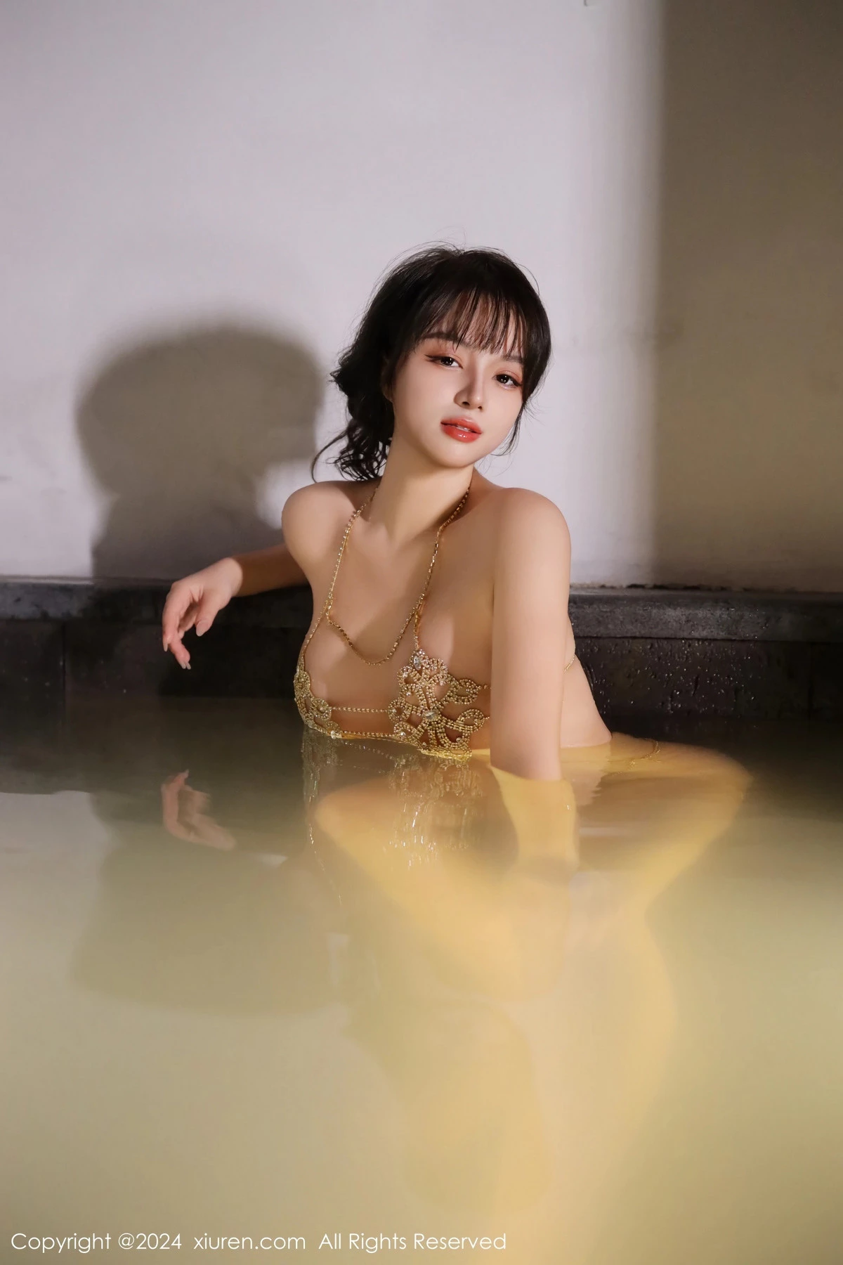 秀人集.com_[XiuRen秀人网]No.8075_模特沈思怡室内温泉性感链式情趣服饰秀惹火身材极致诱惑写真74P