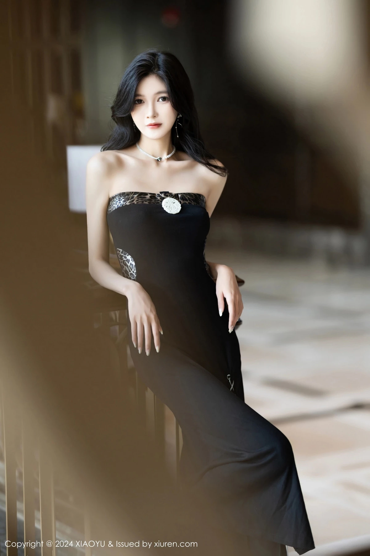 秀人集.com_[XiaoYu画语界]Vol.1201_模特程程程白色吊带长裙+性感黑色服饰秀曼妙身姿迷人诱惑写真81P