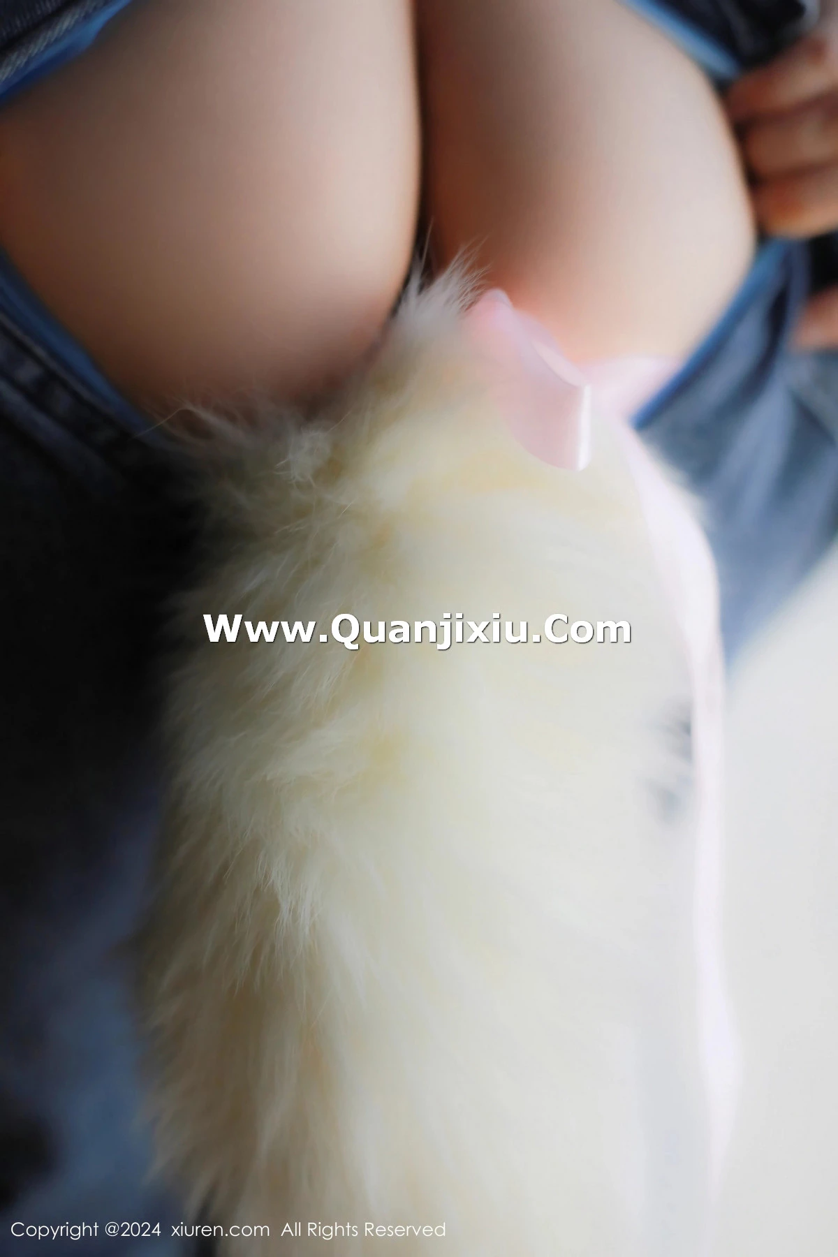 秀人集.com_[XiuRen秀人网]No.8087_模特小薯条nienie电玩店场景性感牛仔背带裤秀曼妙身姿诱惑写真81P