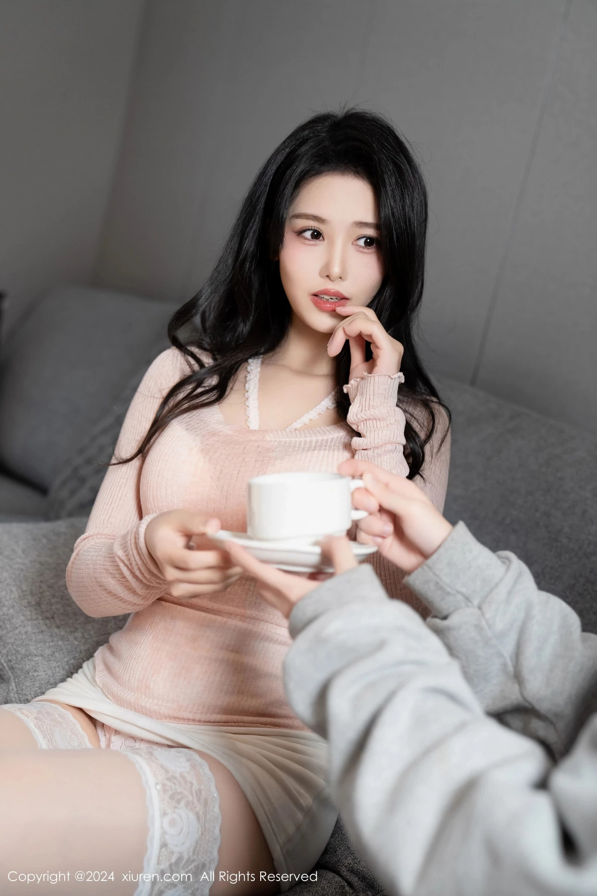 秀人集.com_[XiuRen秀人网]No.8086_模特利世情节拍摄性感浅粉上衣配短裙露淡粉内衣完美诱惑写真105P