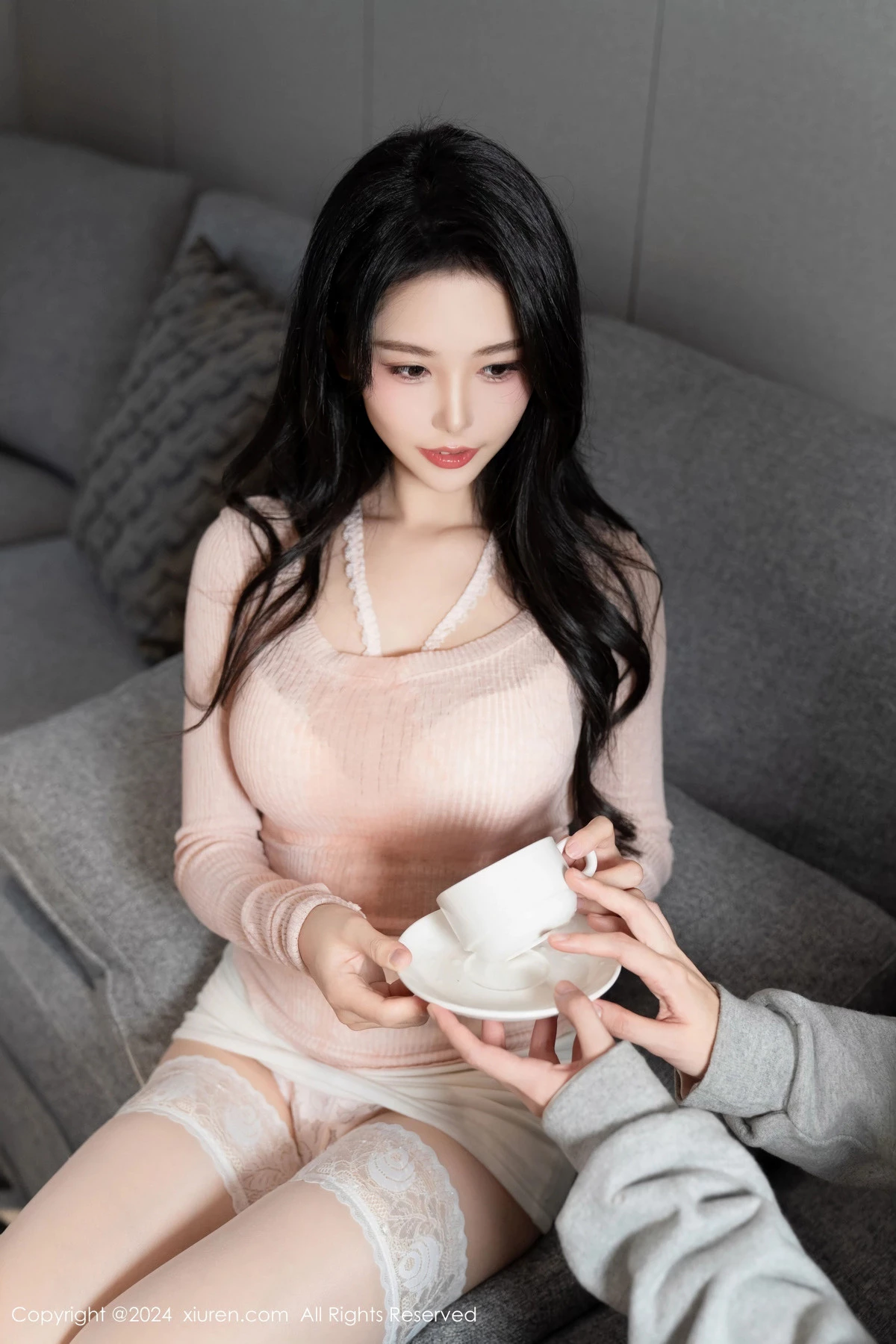 秀人集.com_[XiuRen秀人网]No.8086_模特利世情节拍摄性感浅粉上衣配短裙露淡粉内衣完美诱惑写真105P