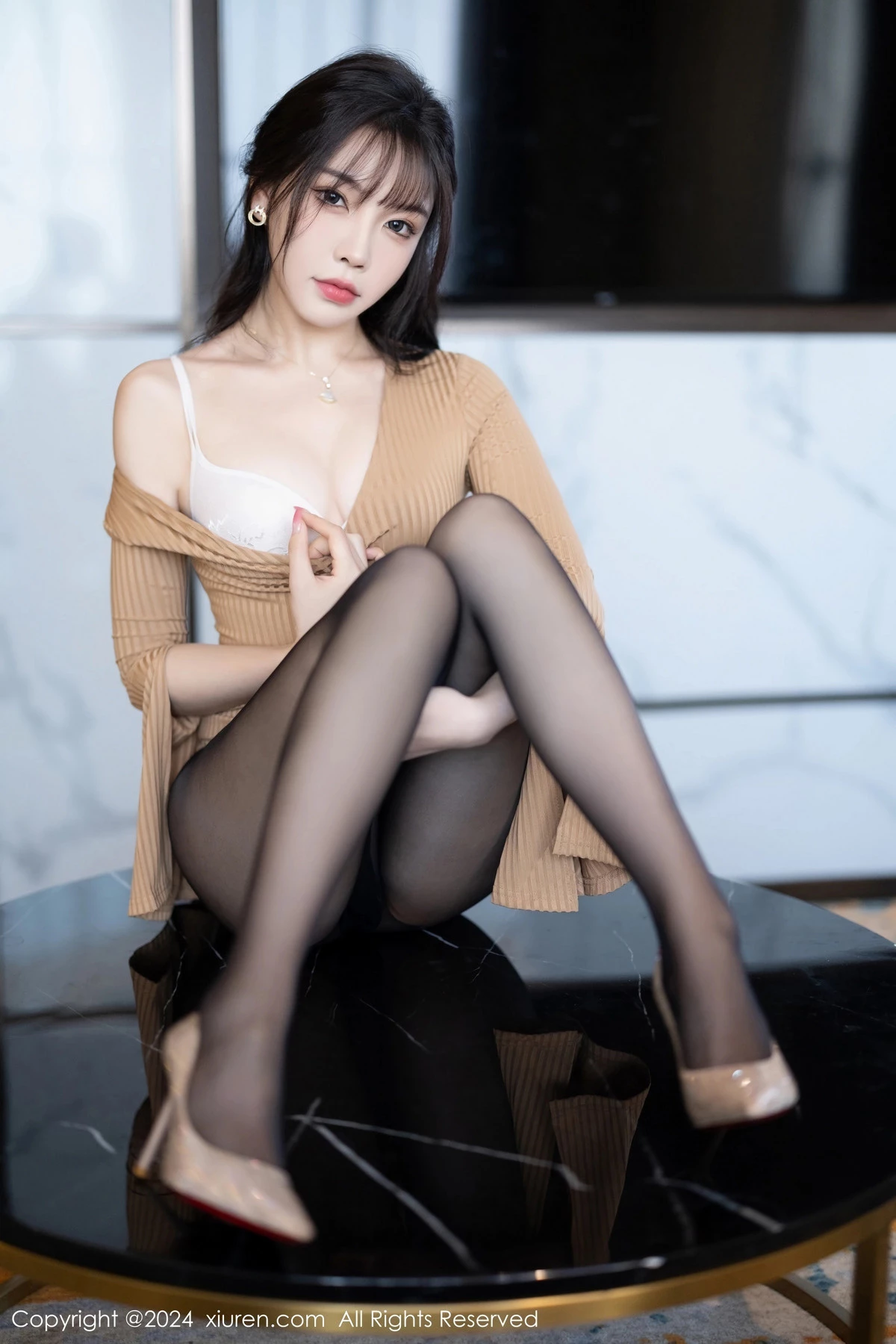 秀人集.com_[XiuRen秀人网]No.8096_女神徐莉芝Booty性感暗红色内衣+白色内衣配超薄黑丝诱惑写真84P