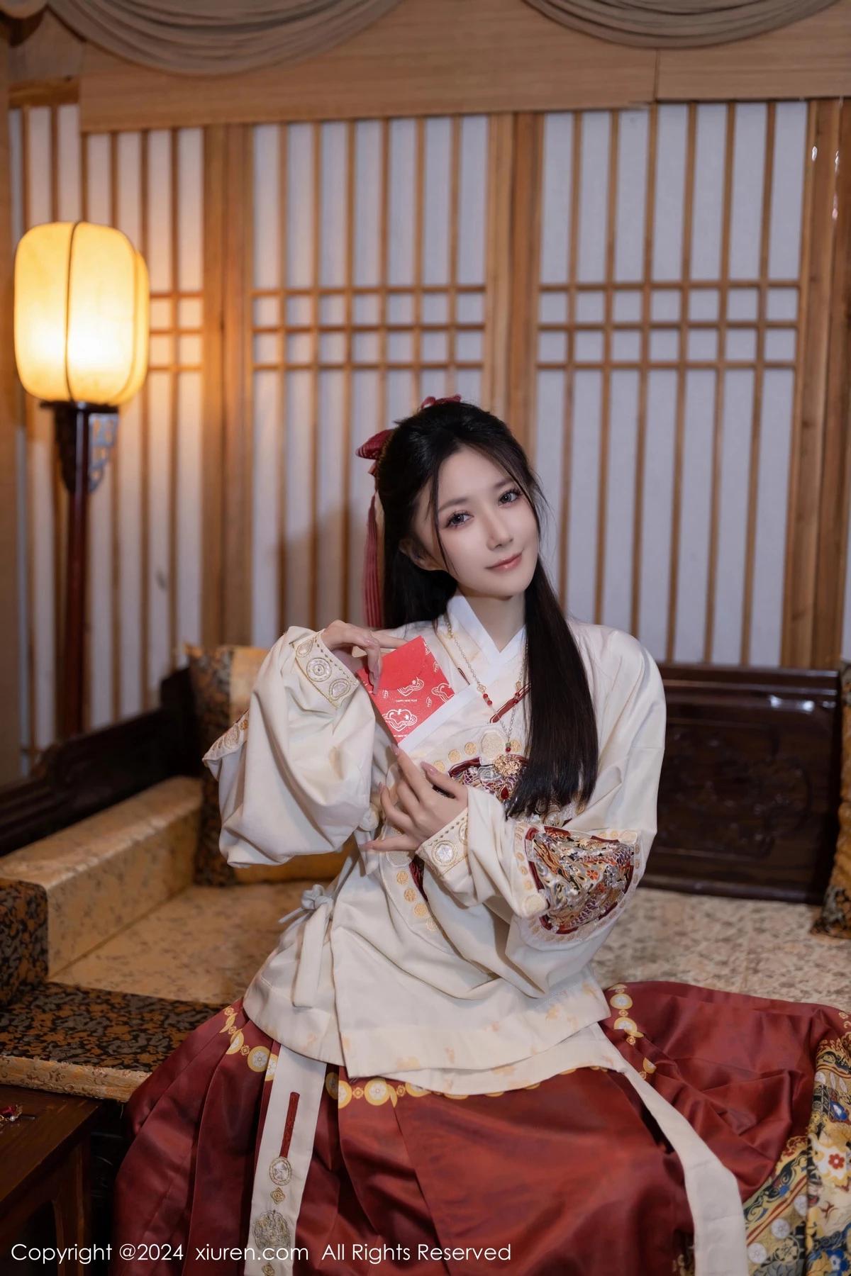 秀人集.com_[XiuRen秀人网]No.8095_模特鱼子酱Fish贺新春主题红色服饰露红布兜秀曼妙身姿诱惑写真80P