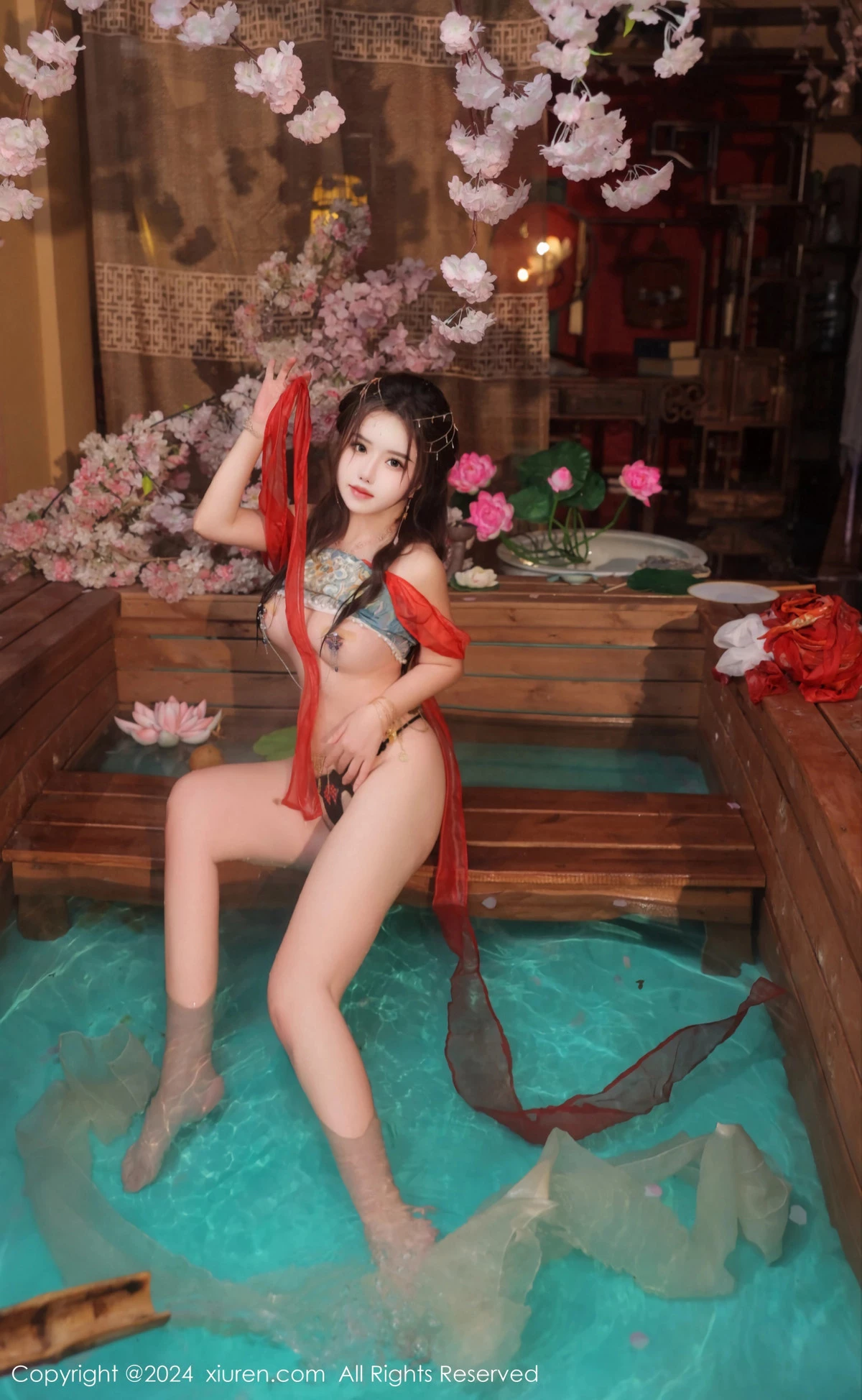 秀人集.com_[XiuRen秀人网]No.8146_模特小薯条nienie性感红色古装服饰配白丝袜秀完美身材诱惑写真82P